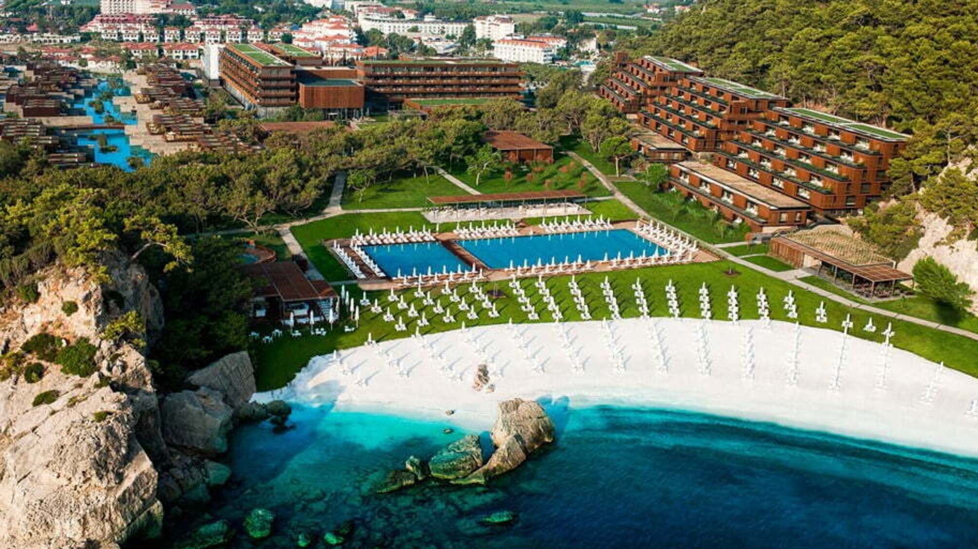 Міністр юстиції Петренко 'відірвався' на розкішному турецькому курорті