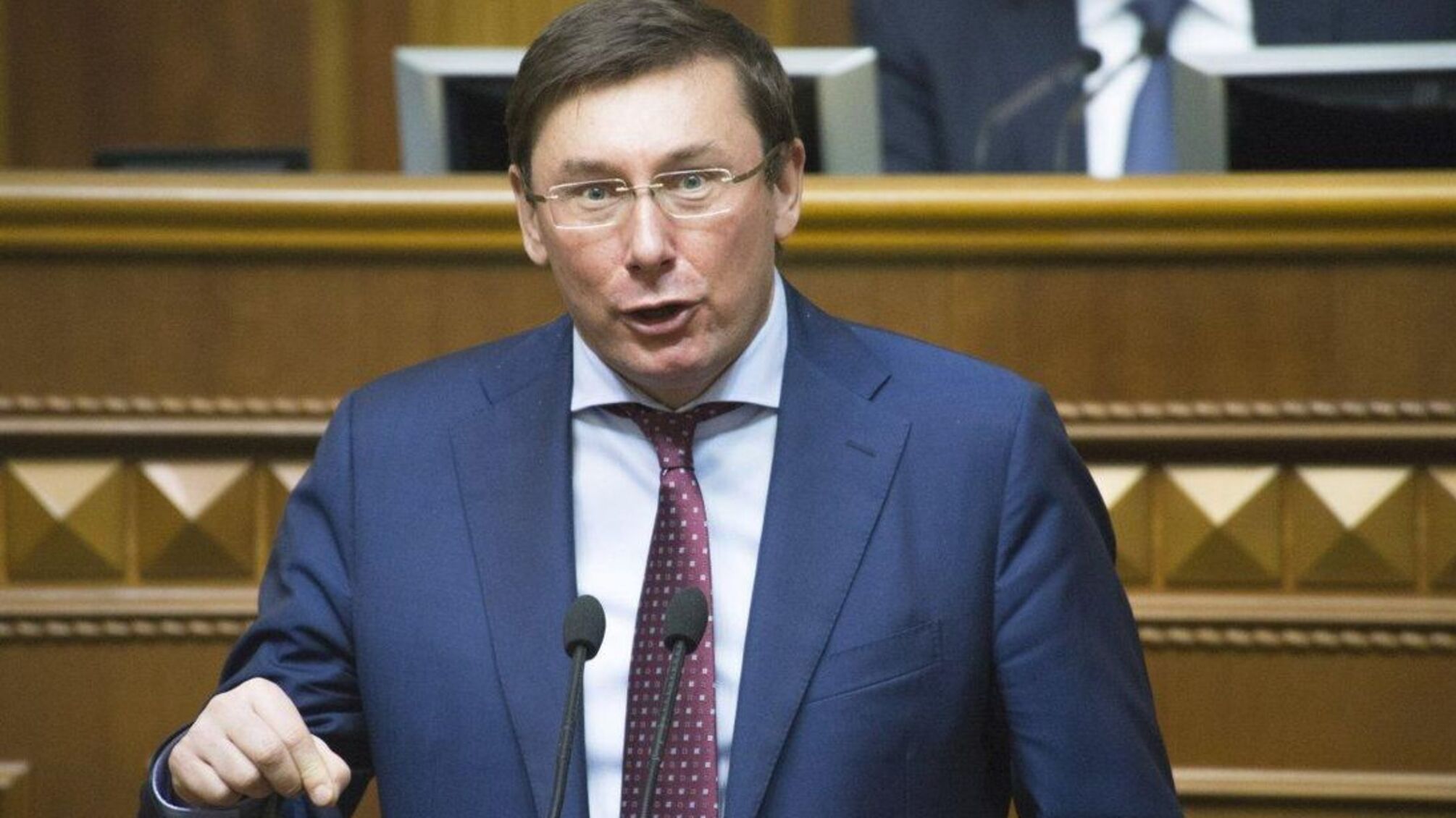 Луценко не буде брати участь у виборах Президента України