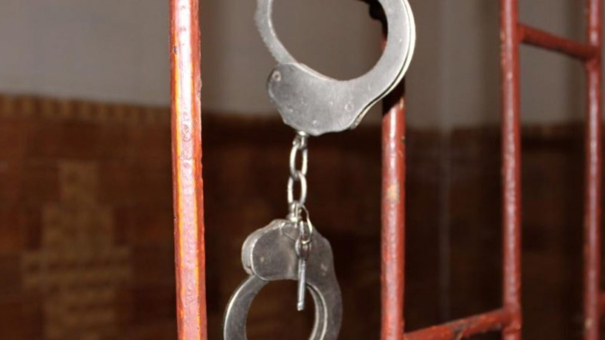 Стало відомо, скільки зловмисників відбуває покарання за ґратами в Україні