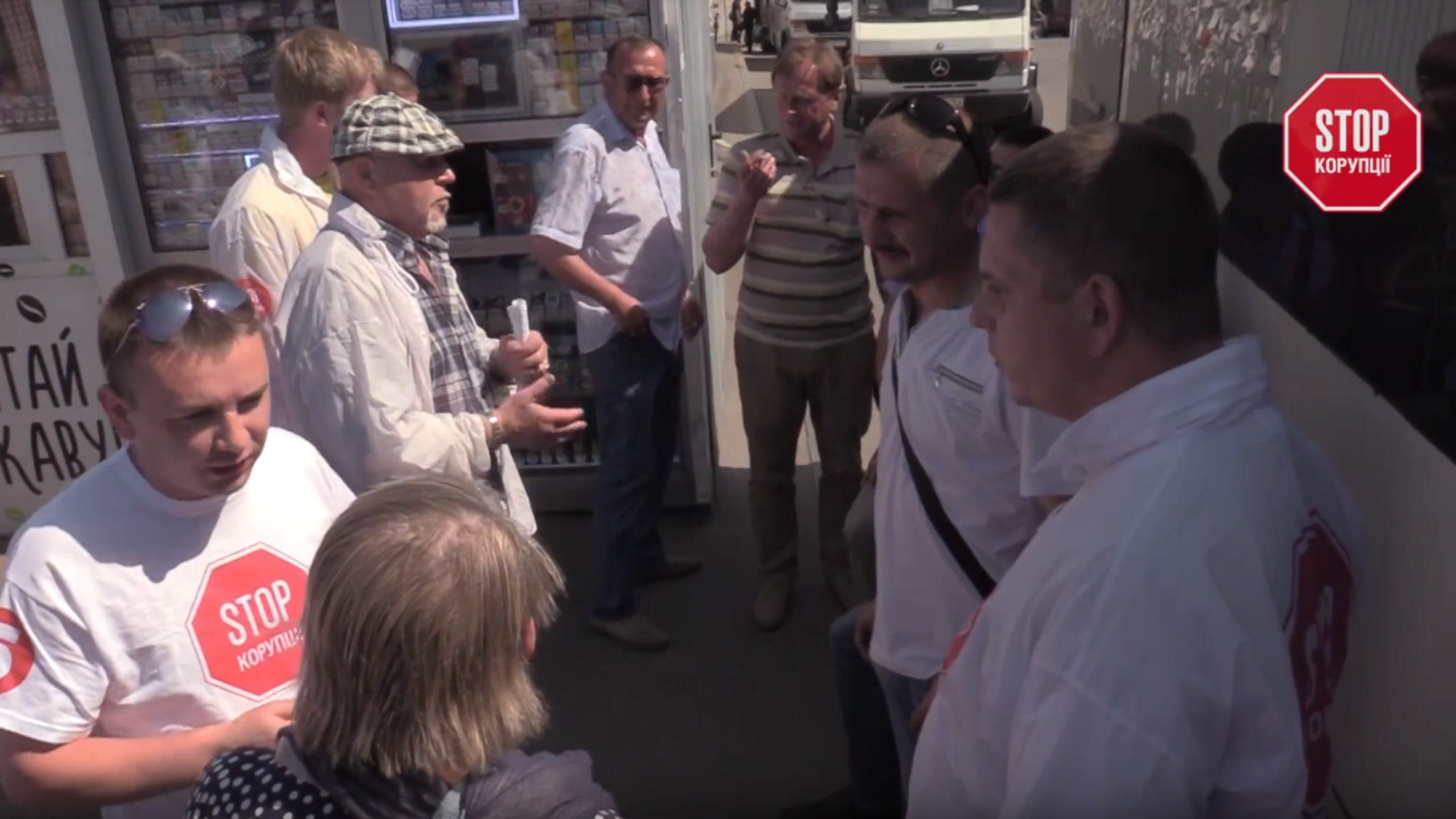 Перевірка правомірності дій обухівських перевізників завершилась зухвалим побиттям журналістів