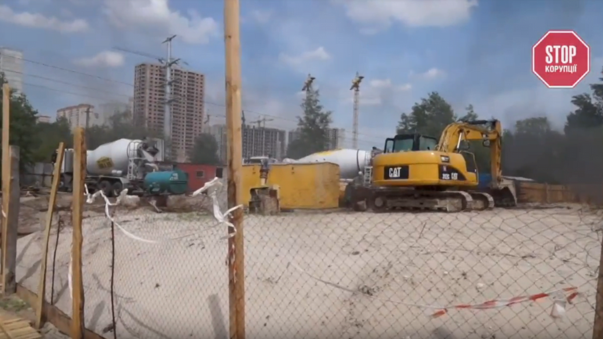 Криваві побоїща на Осокорках: протистояння між забудовником і місцевими мешканцями триває