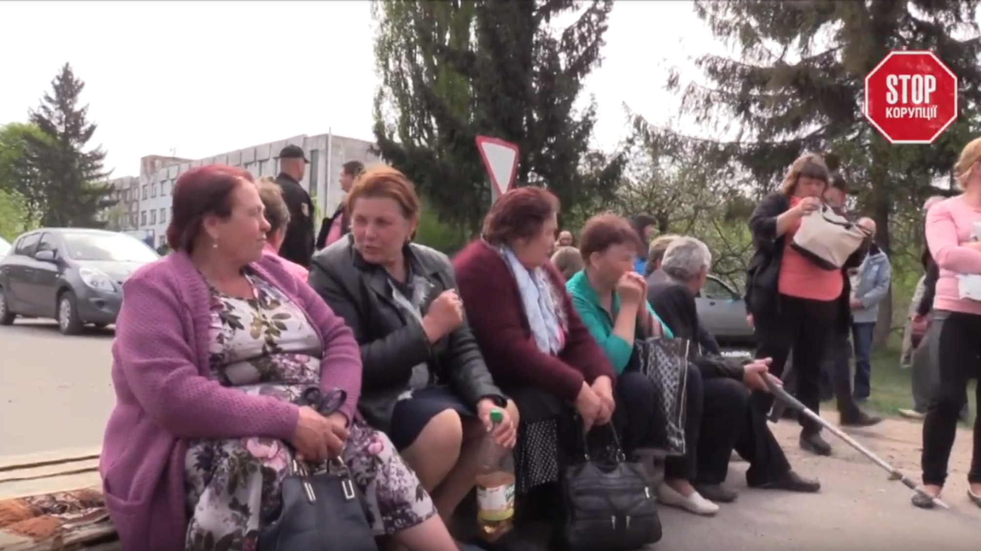 Мітинг у Старокостянтинові: акція протесту чи агрорейдерство?