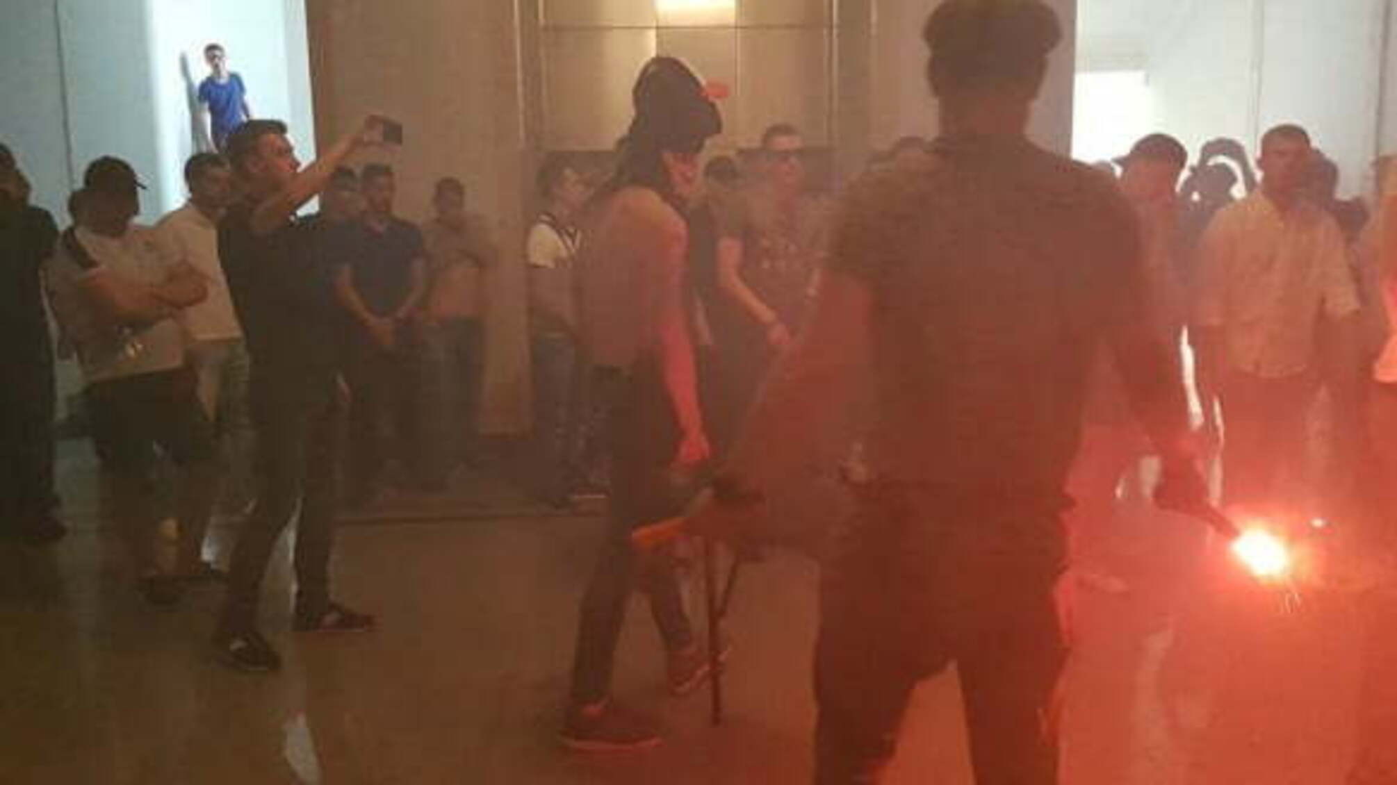 У міськраді Харкова невідомі спровокували сутичку та розпилили газ