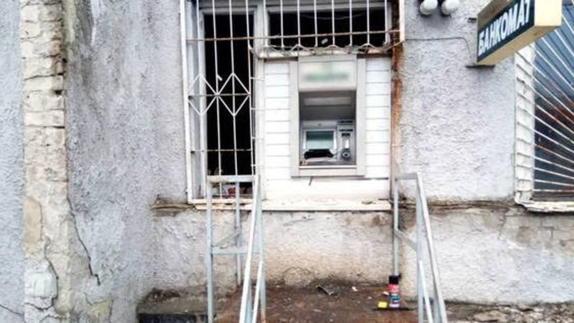 У Харкові невідомі підірвали та пограбували банкомат