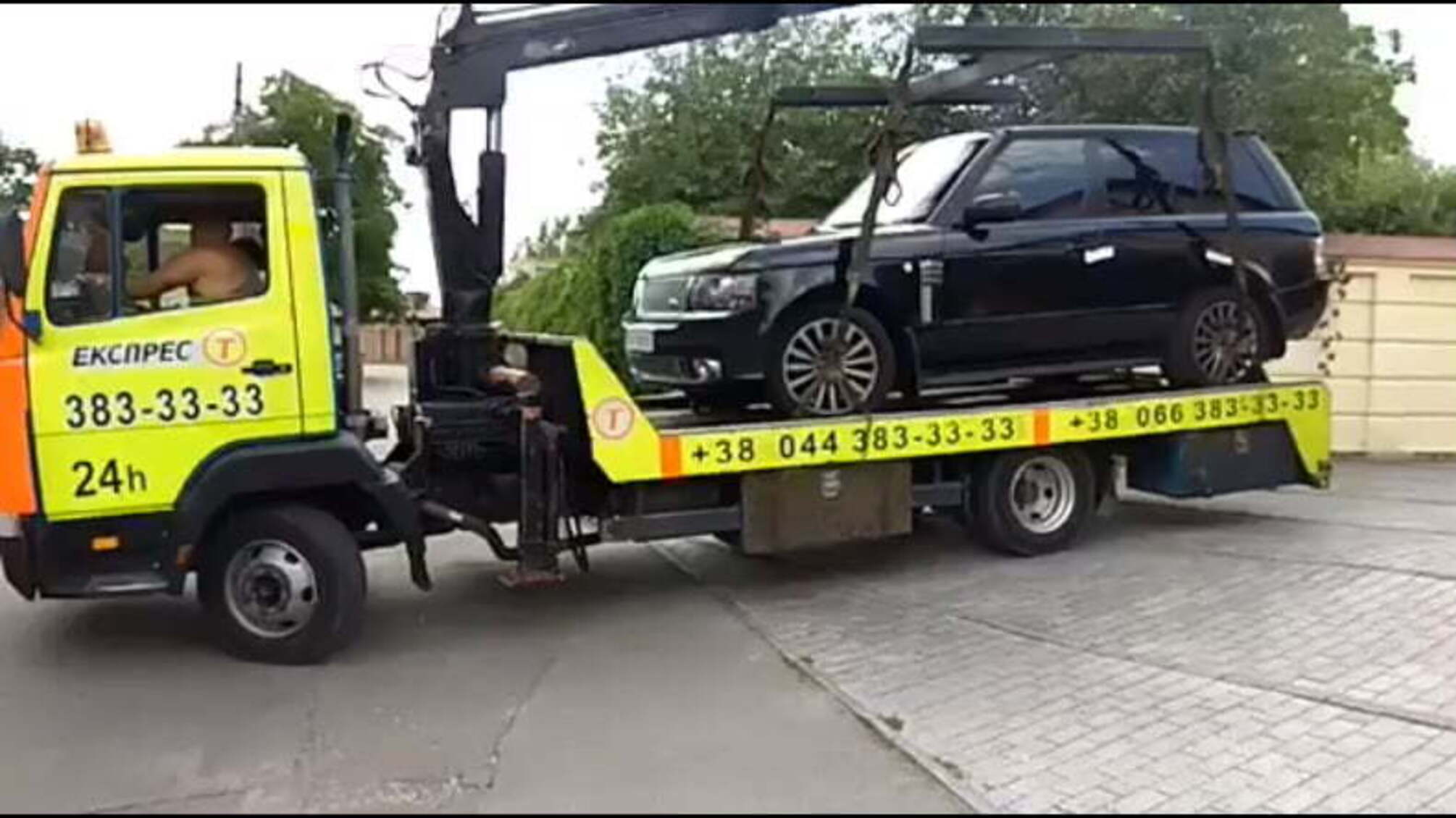 У родини скандальної агрорейдерки Софієнко виконавча служба забрала авто (ВІДЕО)