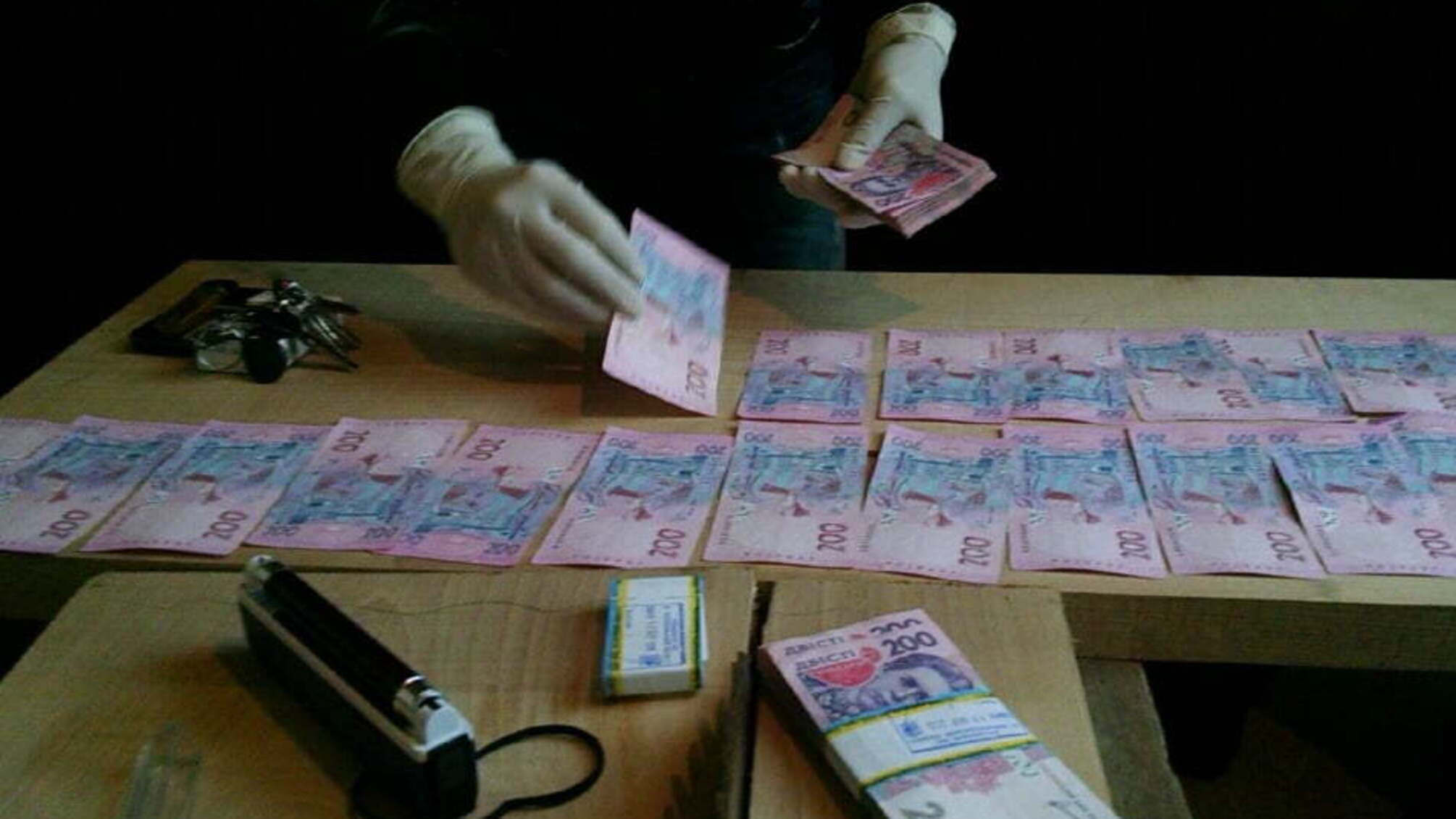 На Черкащині двох чиновників Держпродспоживслужби затримали на хабарах