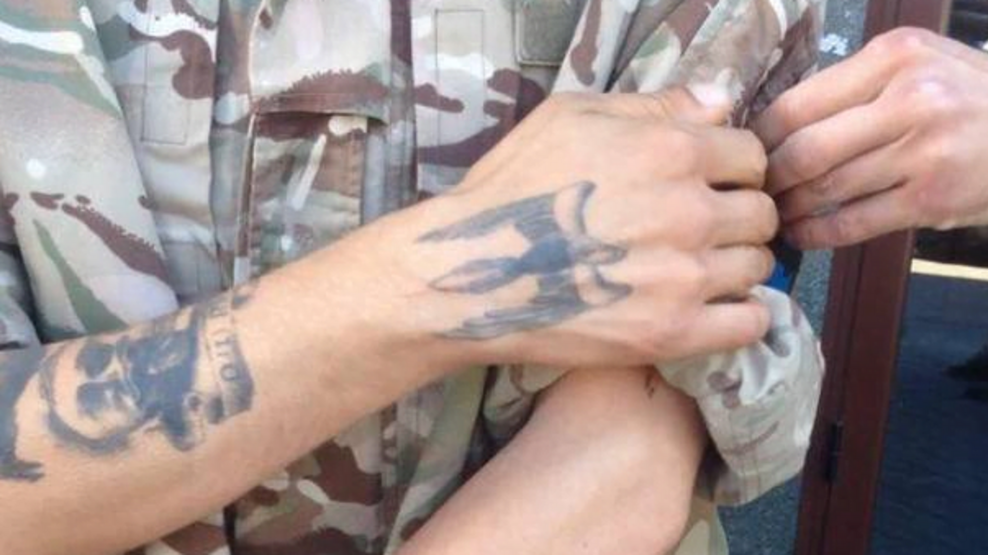 Гучне викриття афериста в Києві: як ветерани АТО змусили 'псевдокіборга' різати шеврони