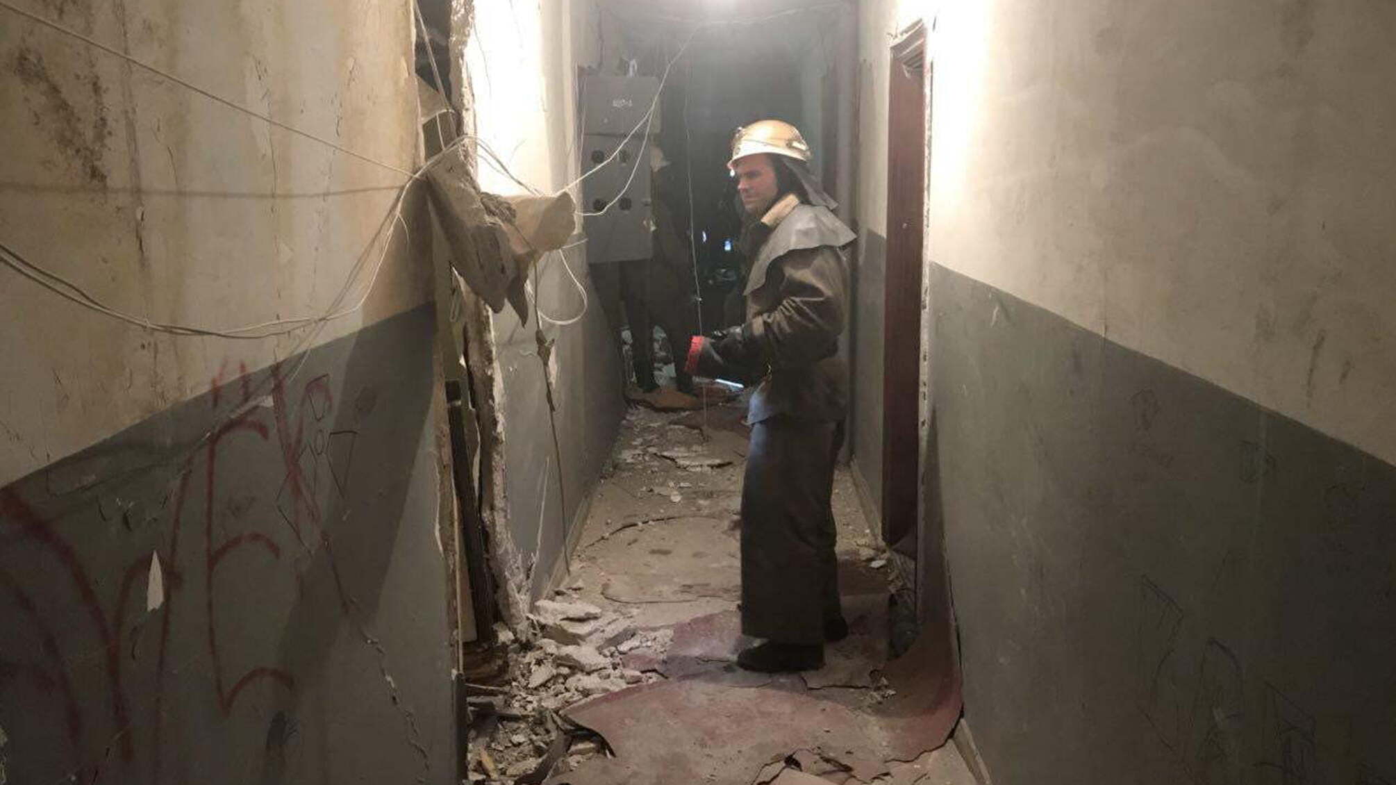 У Кривому Розі в багатоповерхівці вибухом рознесло квартиру – кадри і подробиці