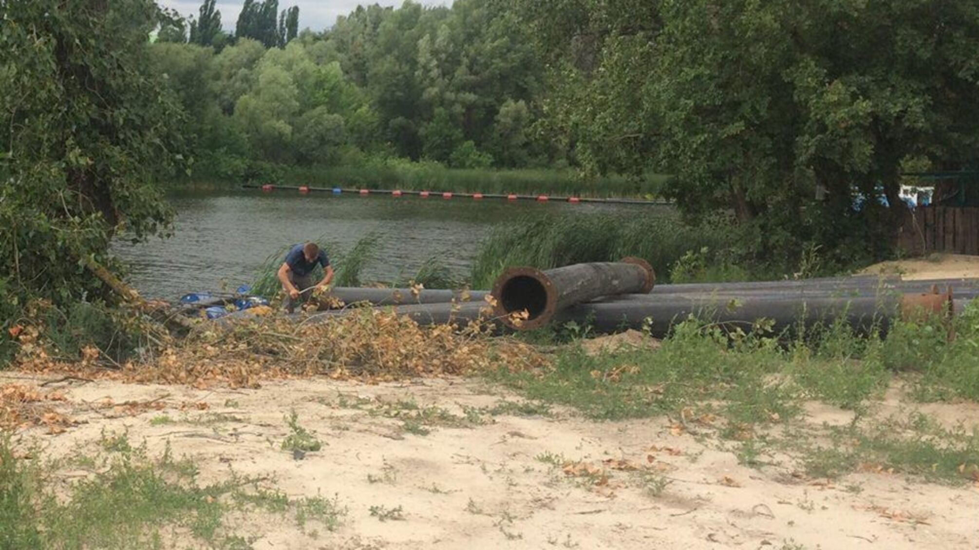 'СтопКор' у ході громадського моніторингу зафіксував земснаряди на незаконній точці видобутку піску у Голосієві