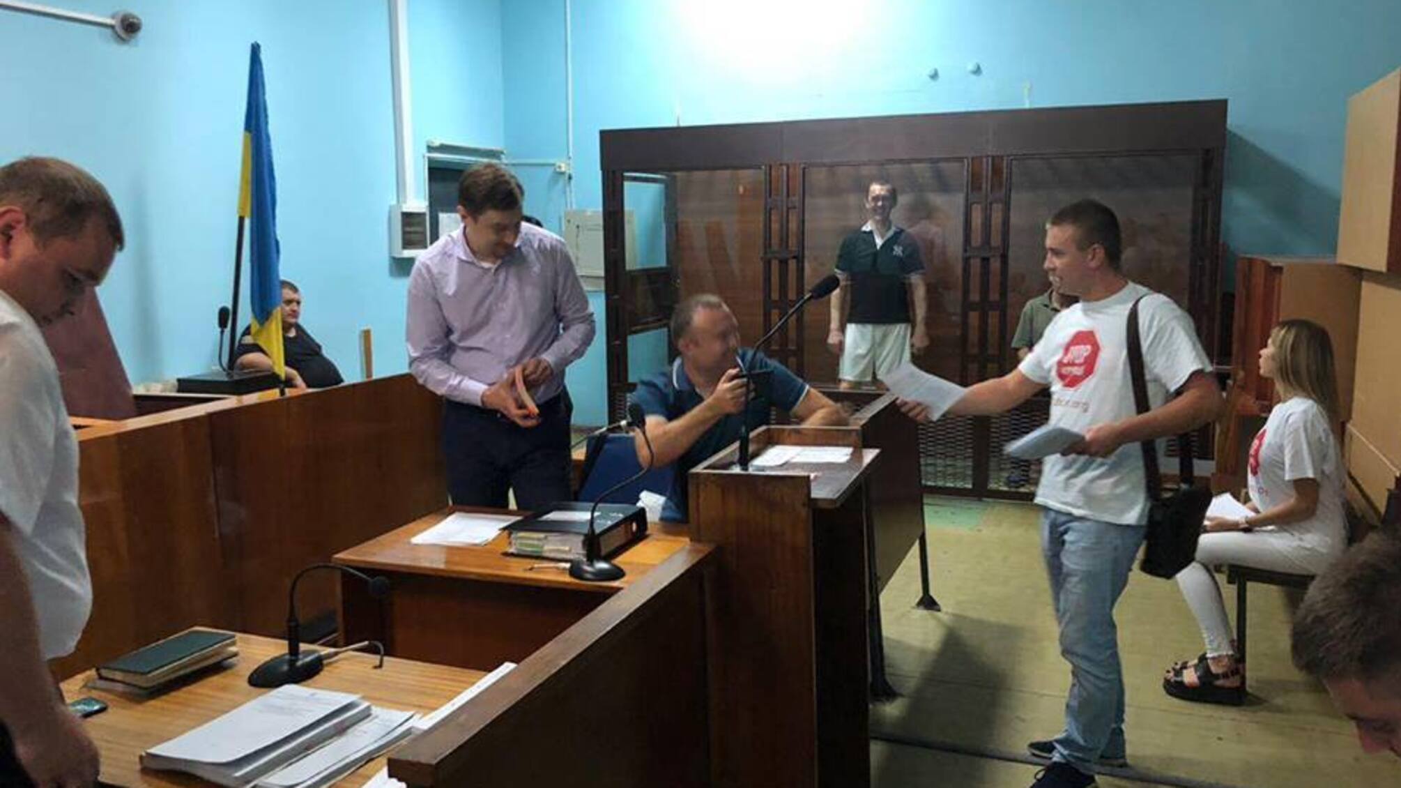 'СтопКор' проводить громадську приймальню під судом, де слухатимуть справу псевдоактивіста-вимагача Бурди