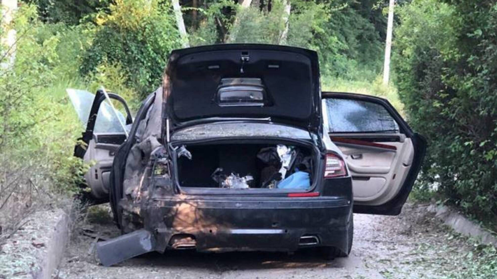 У Харкові підірвали авто: є постраждалі