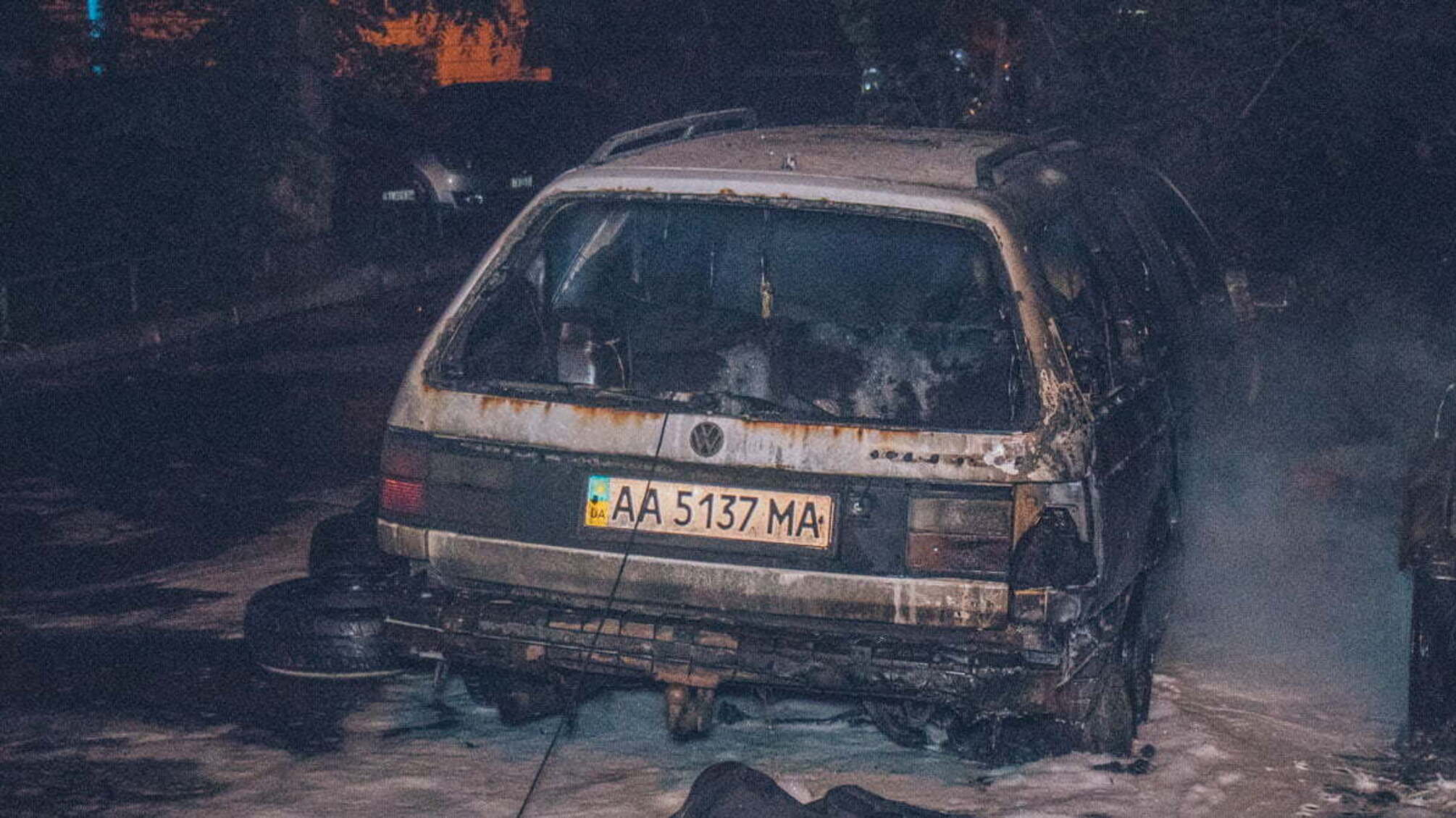 За добу в Києві згоріло 6 автівок