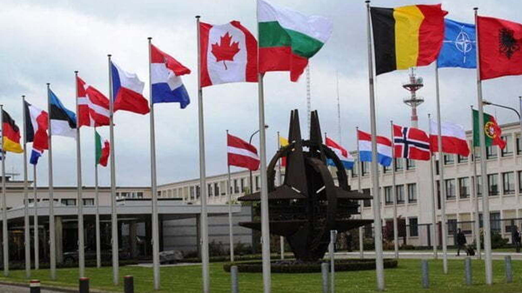 Членство України в НАТО підтримали всі учасники Саміту Альянсу, – Порошенко