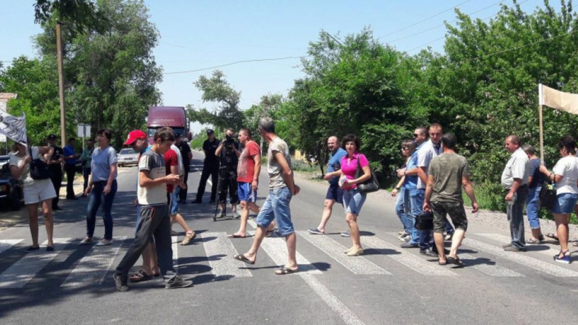 Десятки людей в Одесі перекривали проїжджу частину, вимагаючи звільнити підозрюваних в розбої