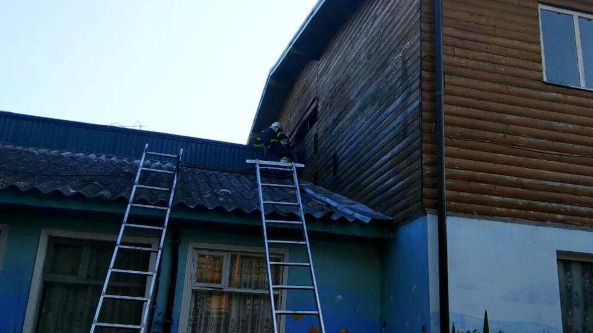 На базі відпочинку у Затоці сталася пожежа