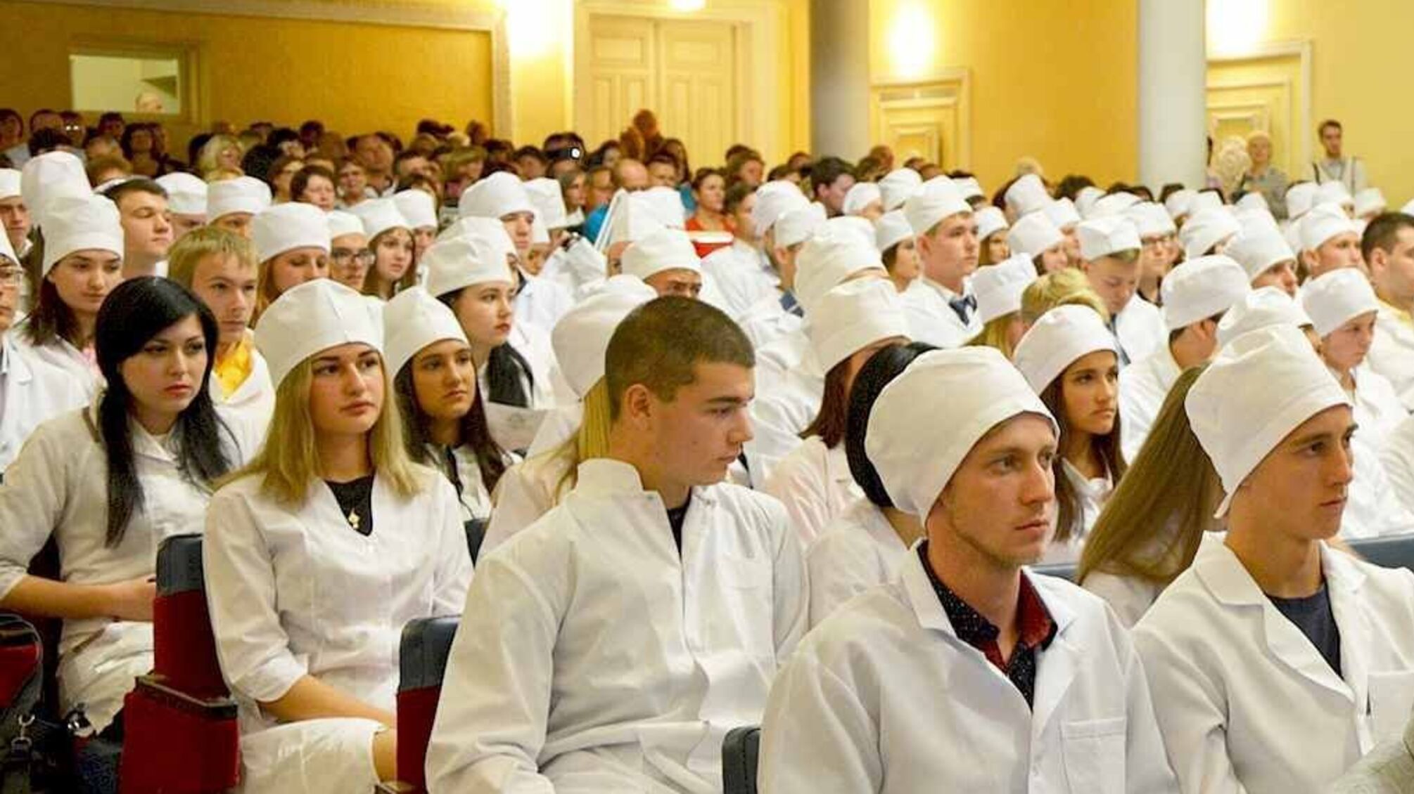 В Україні не вистачає близько 40 тисяч лікарів