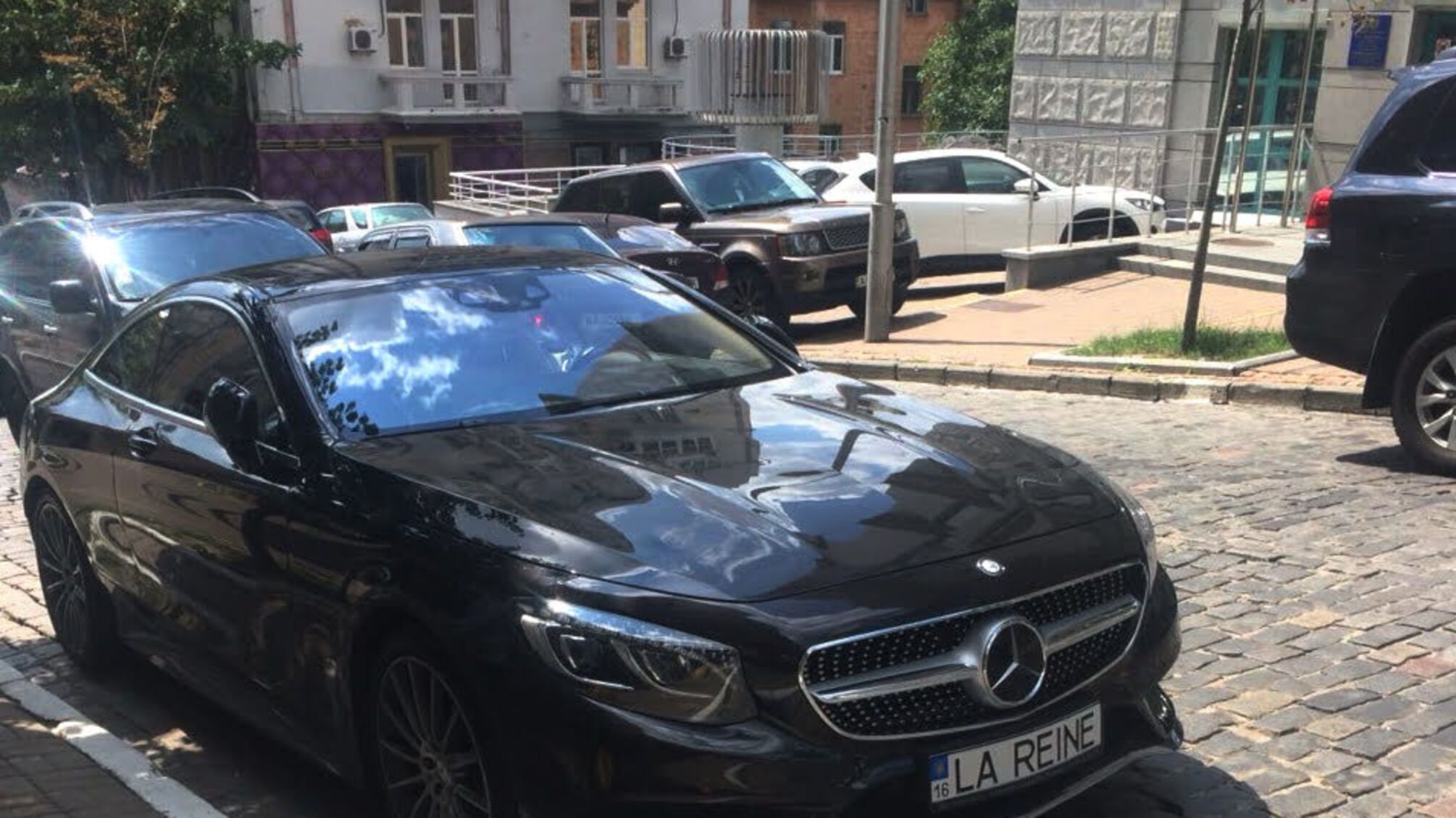 Поки 'євробляхери' відстоюють свій металобрухт, 'бідний аграрій' Гордійчук міняє мерседеси як рукавички