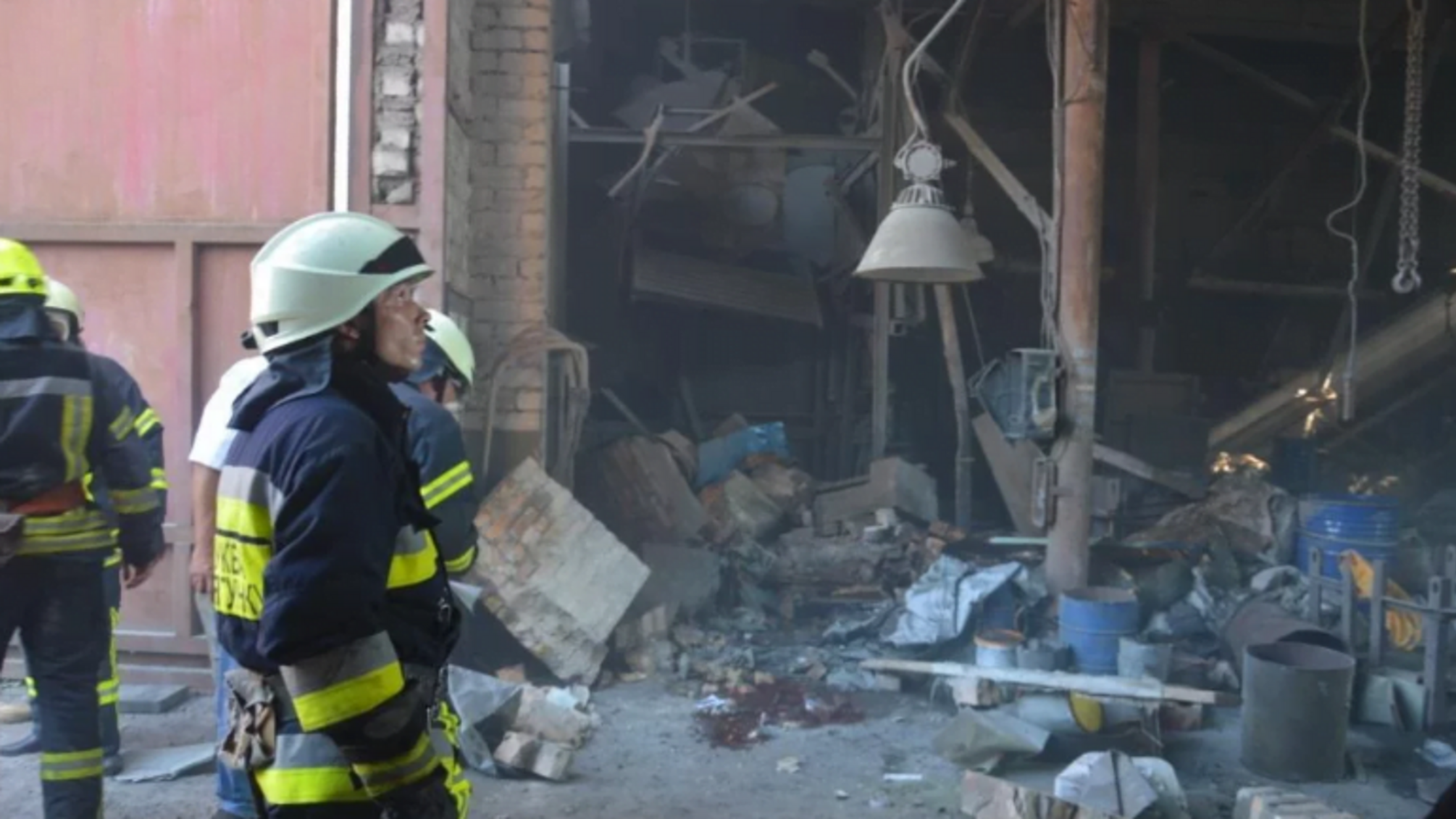У Дніпрі прогримів вибух на одному з промислових підприємств, є загиблі