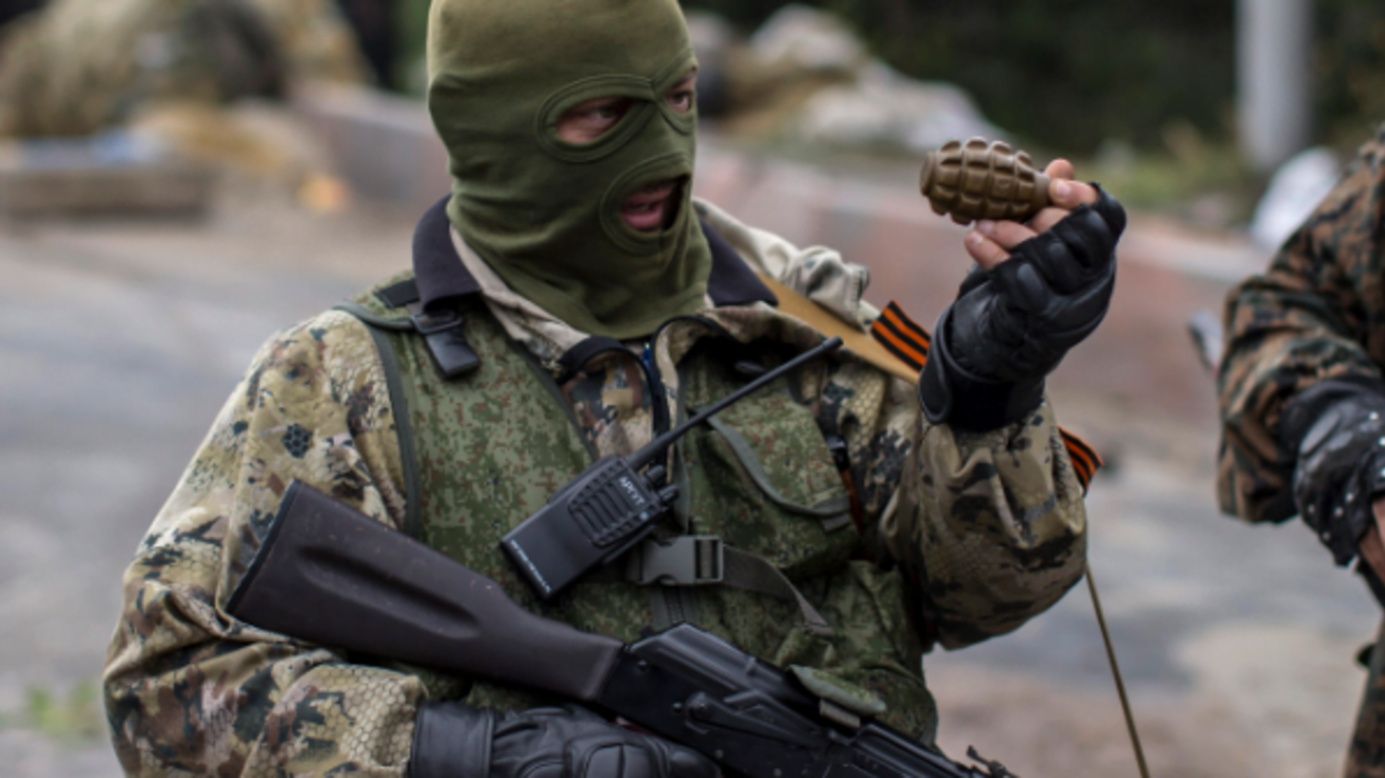 На Донбасі бойовики обстріляли житловий масив селища Золотого