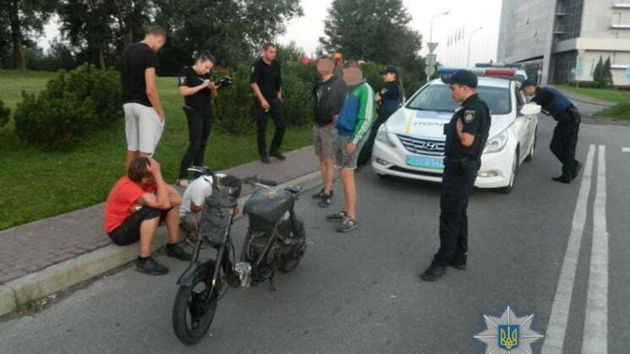 У Києві молодики побили чоловіка до втрати свідомості