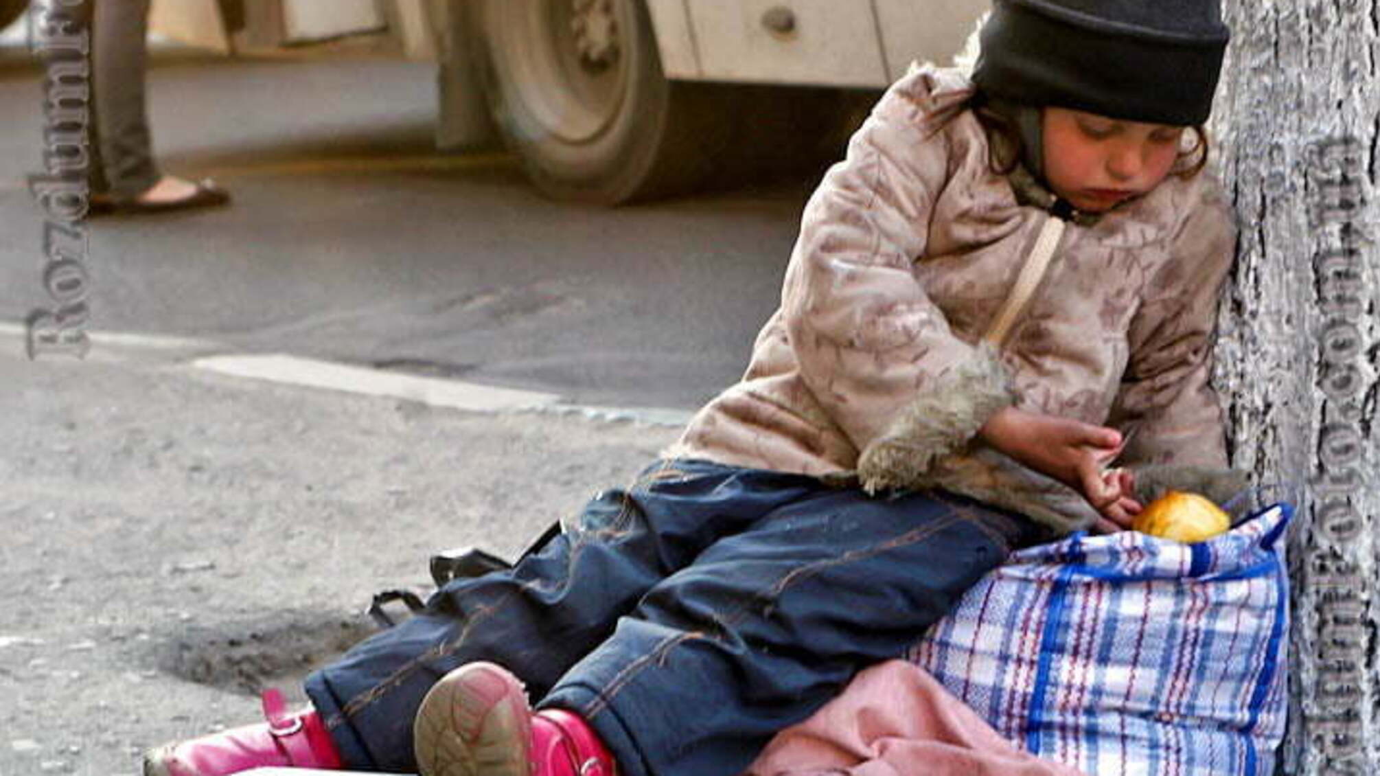 У Хмельницькому горе-мати хотіла продати дітей для жебракування