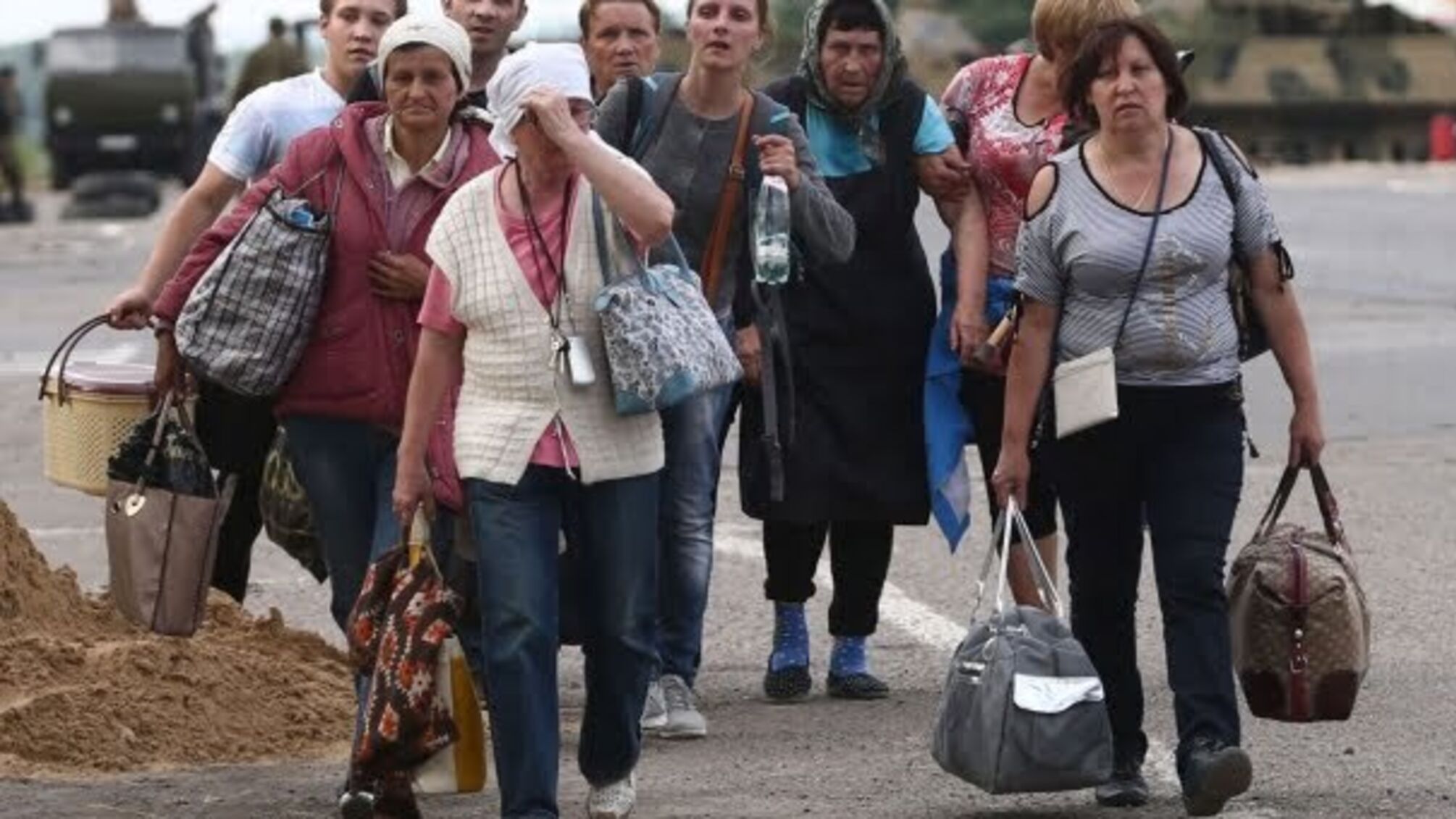 Жителі села на Донбасі просять бойовиків відпустити їх в Україну: опубліковано лист на ім'я ватажка 'ЛНР'