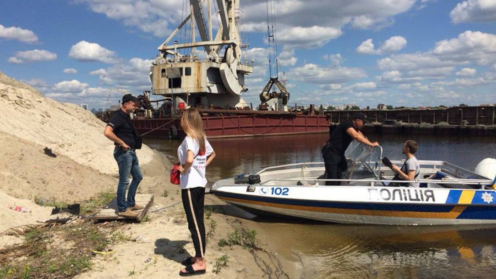Нелегальний видобуток піску в Зазим’ї: чому бездіють поліція та сільрада?