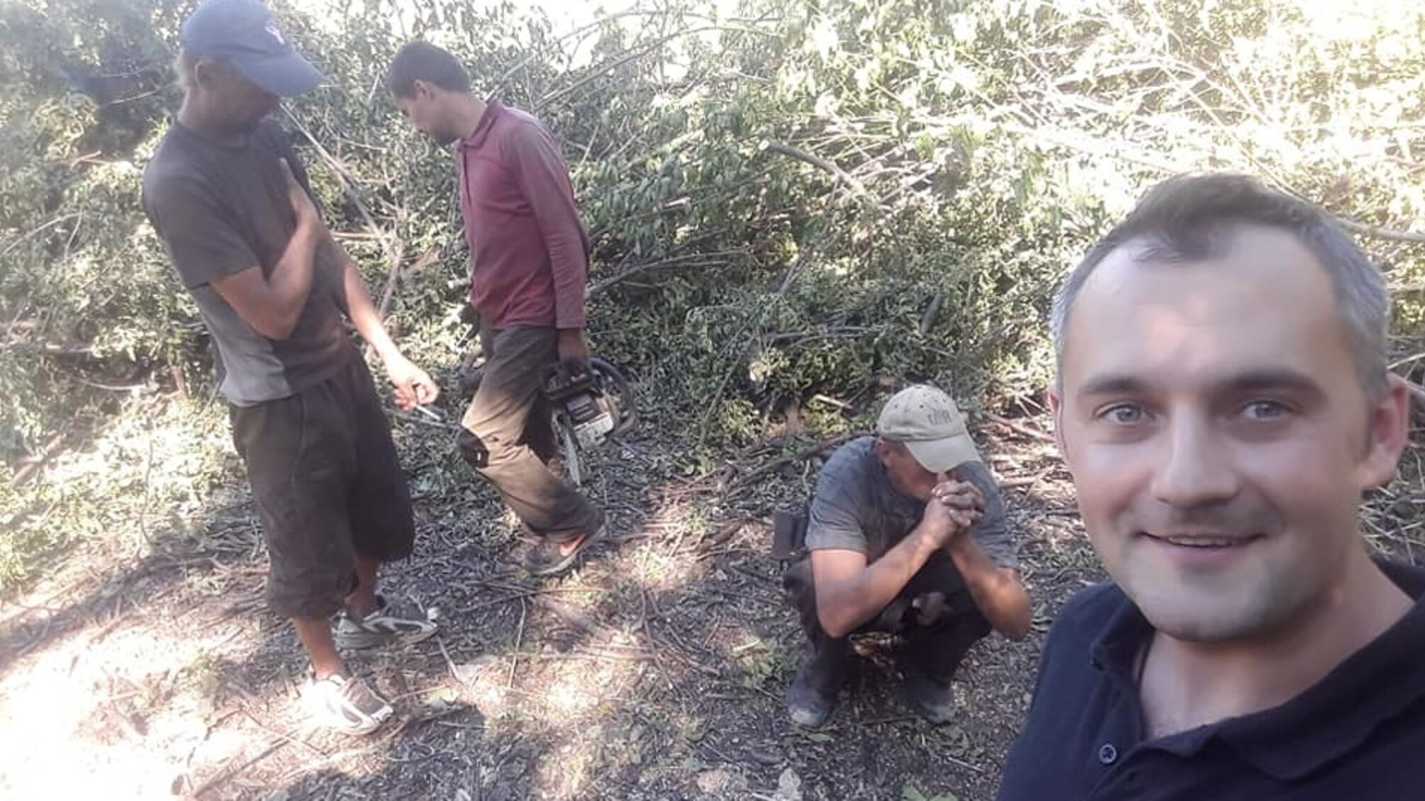 Лісоруби-нелегали збили еколога, втікаючи від покарання (відео)