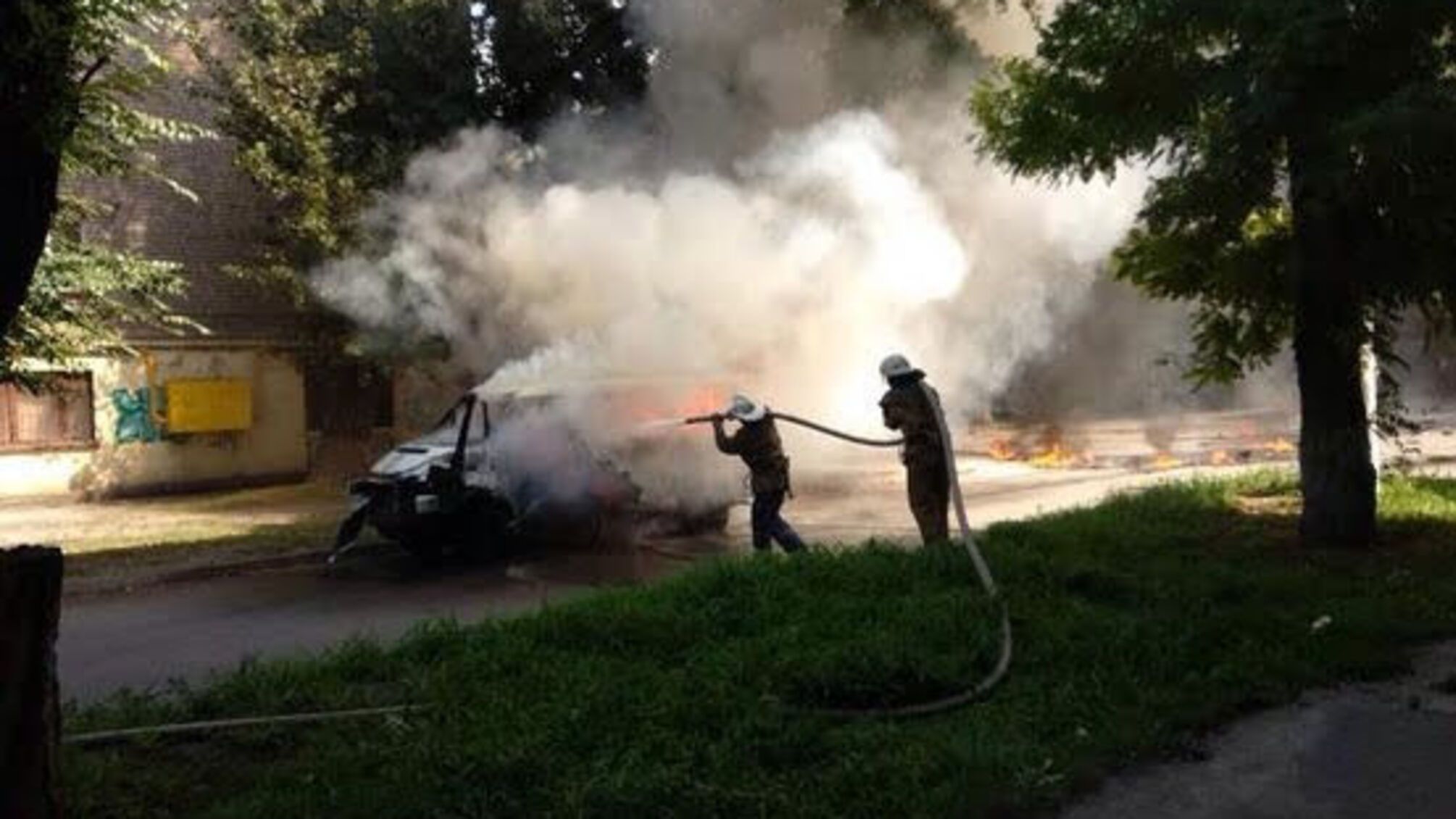 На Дніпропетровщині вибухнув автомобіль, одна людина постраждала