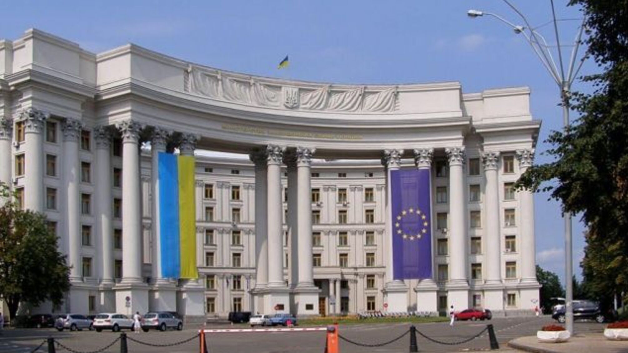 В українському МЗС гостро відреагували на спробу Угорщини призначити міністра для Закарпаття