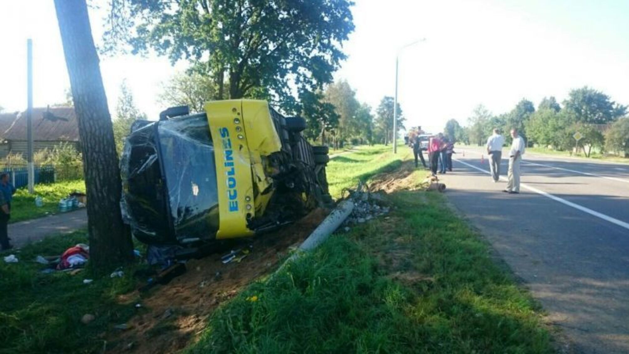 Велика ДТП з українцями в Білорусі: водій заснув за кермом, наразивши на смертельну небезпеку 53 пасажирів