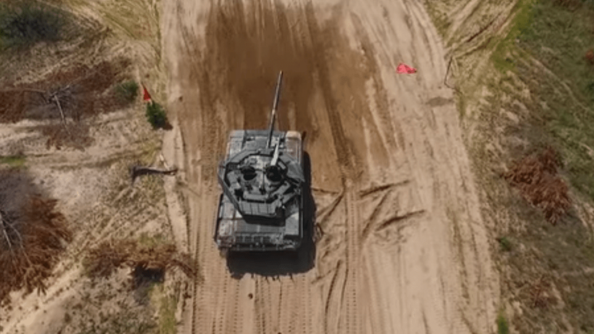 В Україні розроблений новий штурмовий танк 'Т-72АМТ': в Мережі опубліковано вражаюче відео