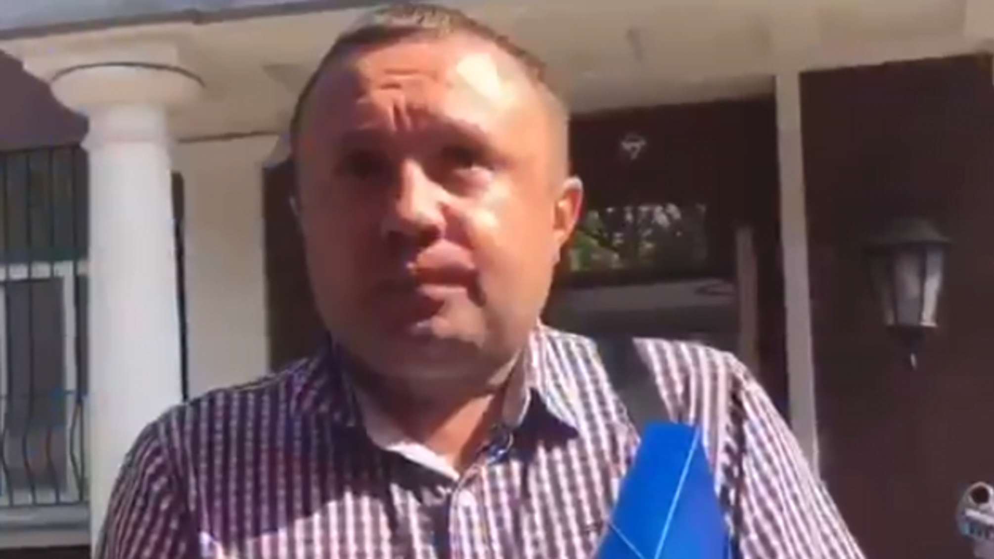 Ці руки нічого не крали – як псевдоактивіст-хабарник Бурда клеїв дурня під прокуратурою