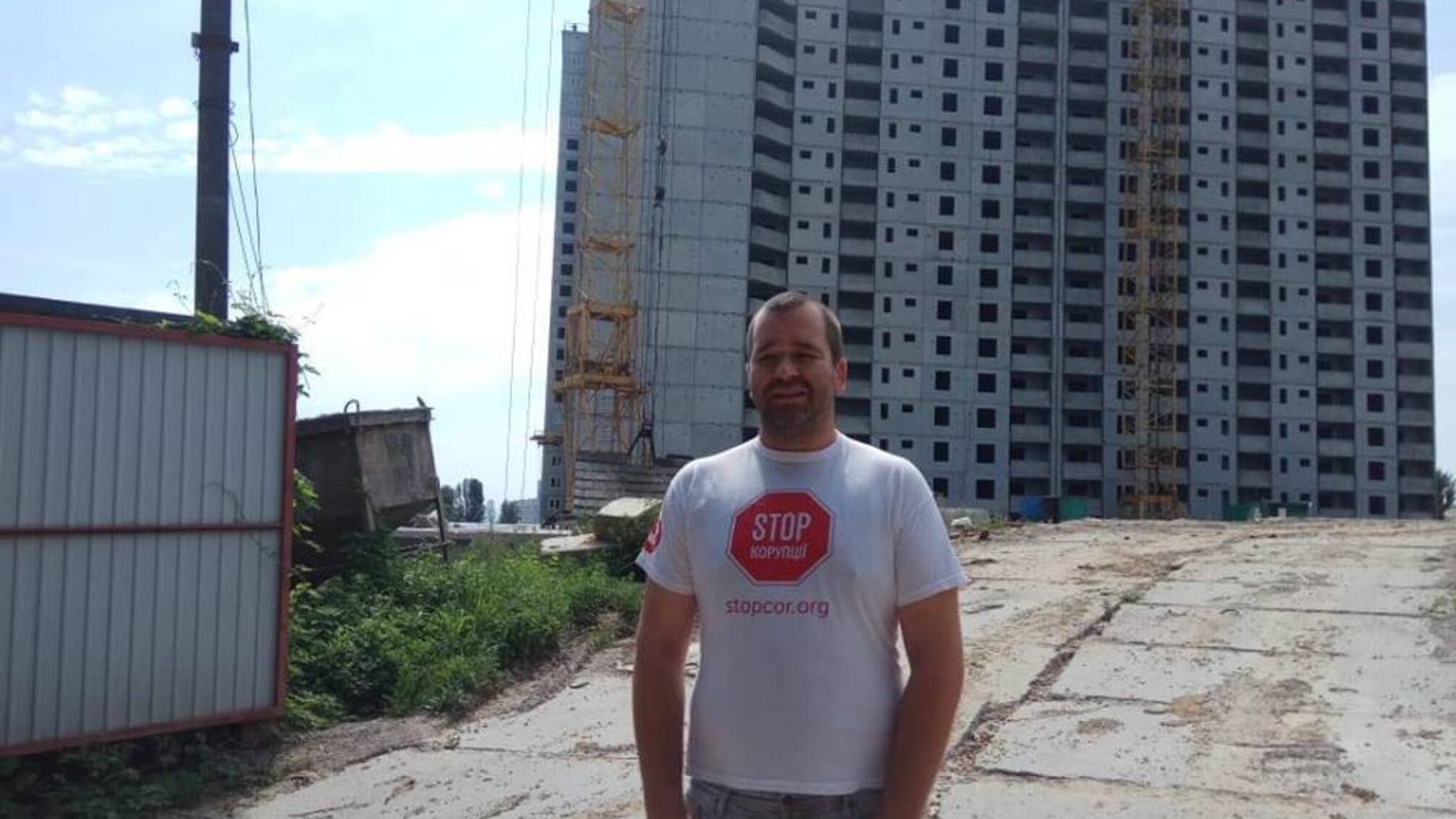 Сумнівне будівництво у Вишгороді: забудовник ігнорує заборону ДАБІ