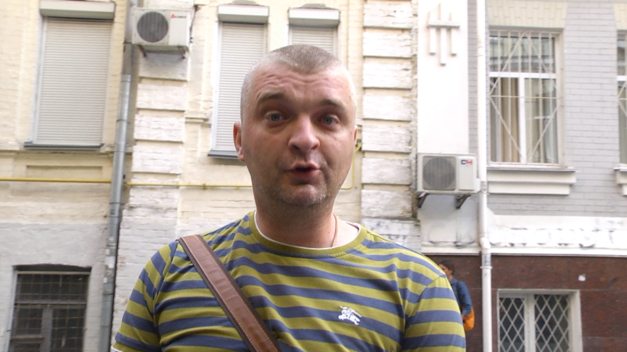 Розтрощив авто на столичній дорозі? Звертайся до Бога – радить Степан Глущенко з Печерського ШЕУ (відео)