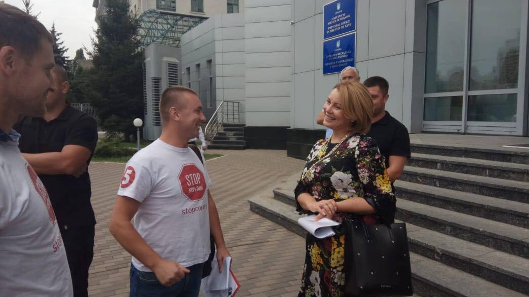 Я не я, Громрада не моя: у ДФС Києва відхрестились від хабарниці у Громраді