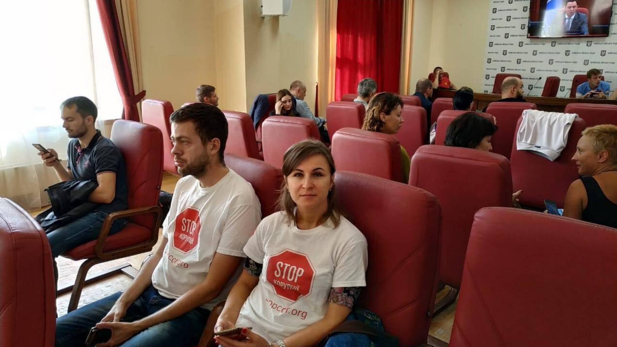 Киянам потрібен сквер Максима Шаповала! У Київраді акція на підтримку ініціативи