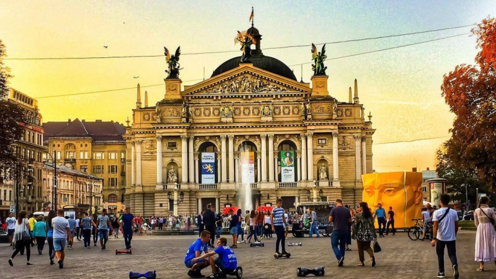 Львівські депутати заборонили публічне використання творів російською мовою