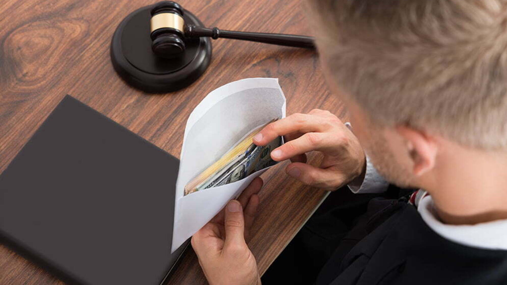 «Жоден Огурцов чи Помідоров не виніс би такого рішення, якби не колосальний бюджет», - екс-помічник головного архітектора столиці