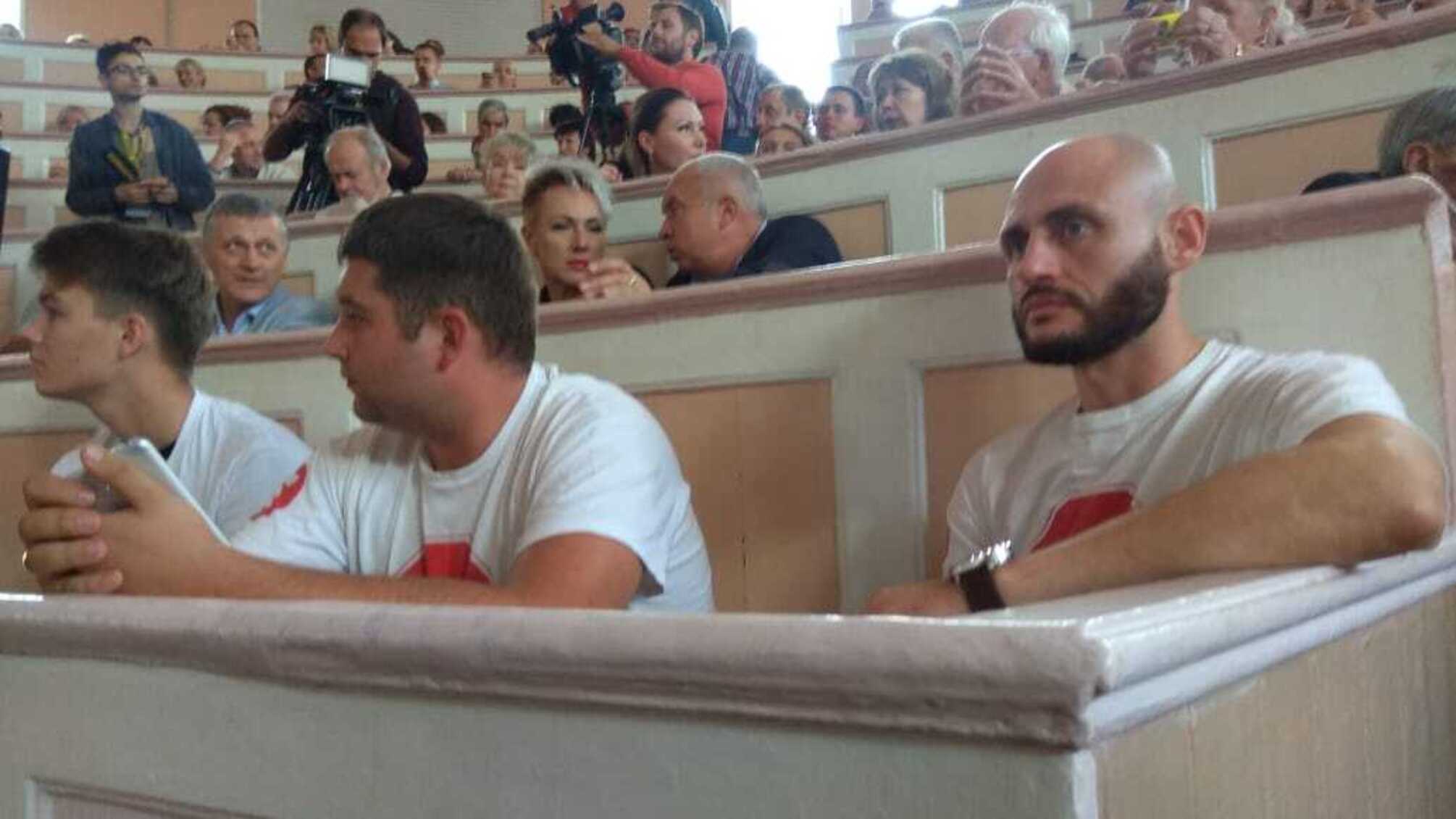 «Рейдери повинні лежати обличчям в підлогу»: колектив ОНМедУ звернувся до Прем'єр-міністра Гройсмана