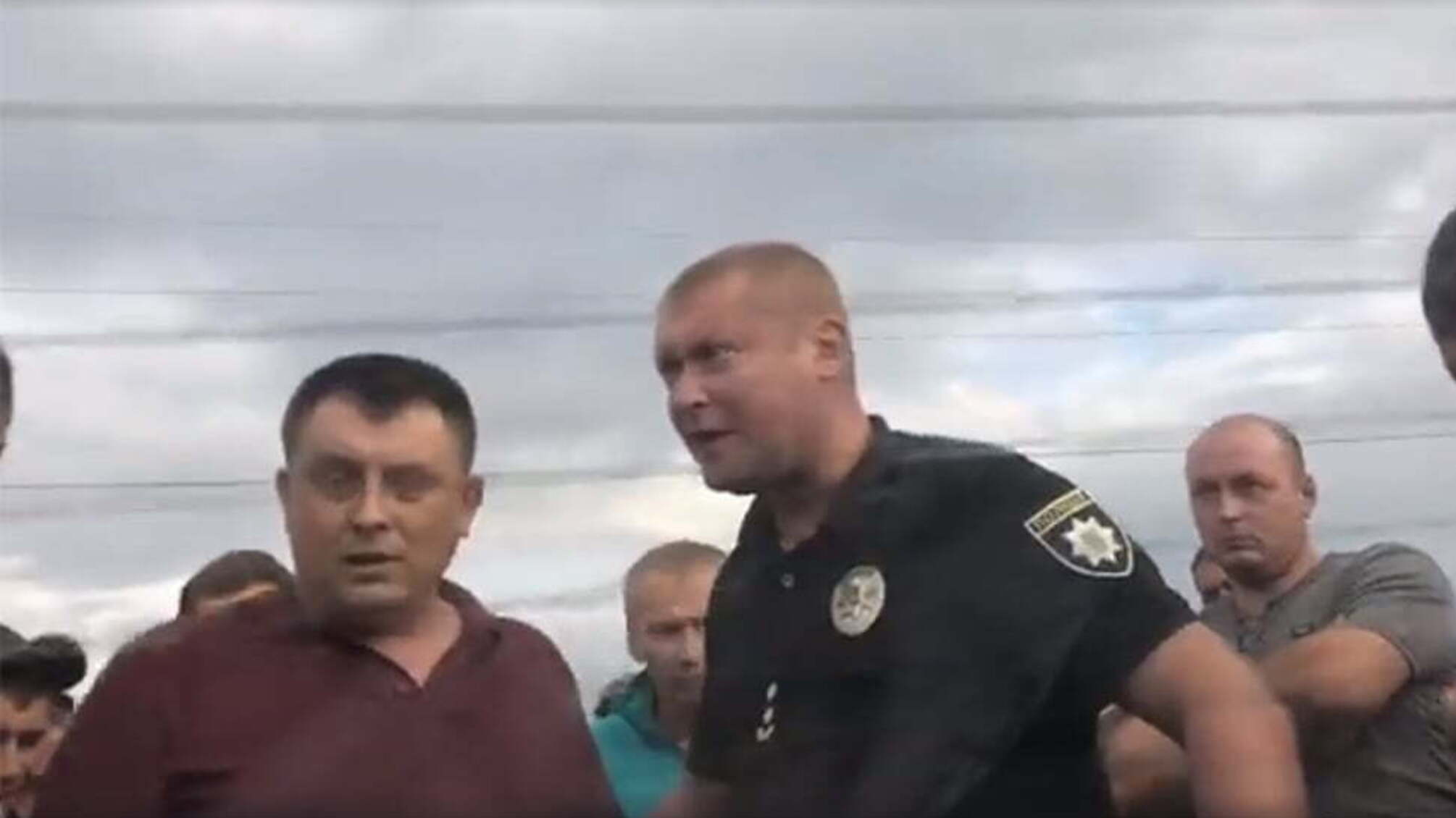 Стежили, били, тримали у заручниках: нові деталі нападу на журналістів у Лідіївці (відео)