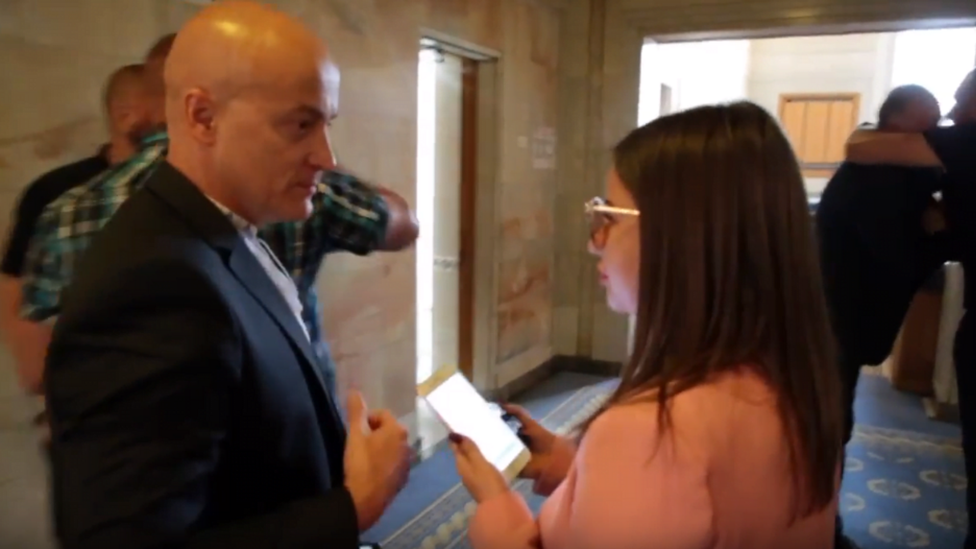 Б'є – значить любить? Нареп Денисенко заявив, що готовий розпускати руки до журналісток 'СтопКору'