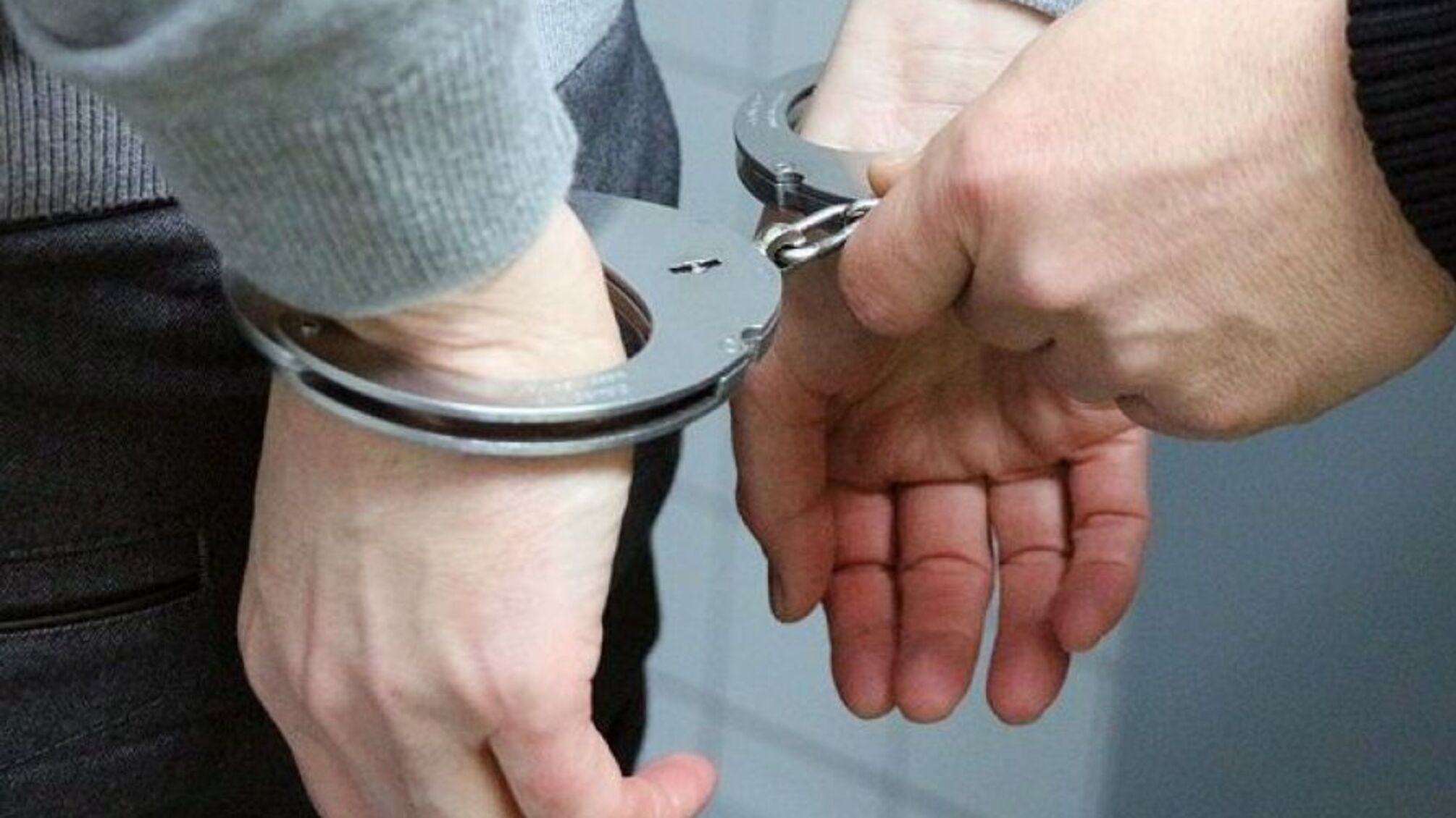 В аптеці Харкова зґвалтували та пограбували дівчину