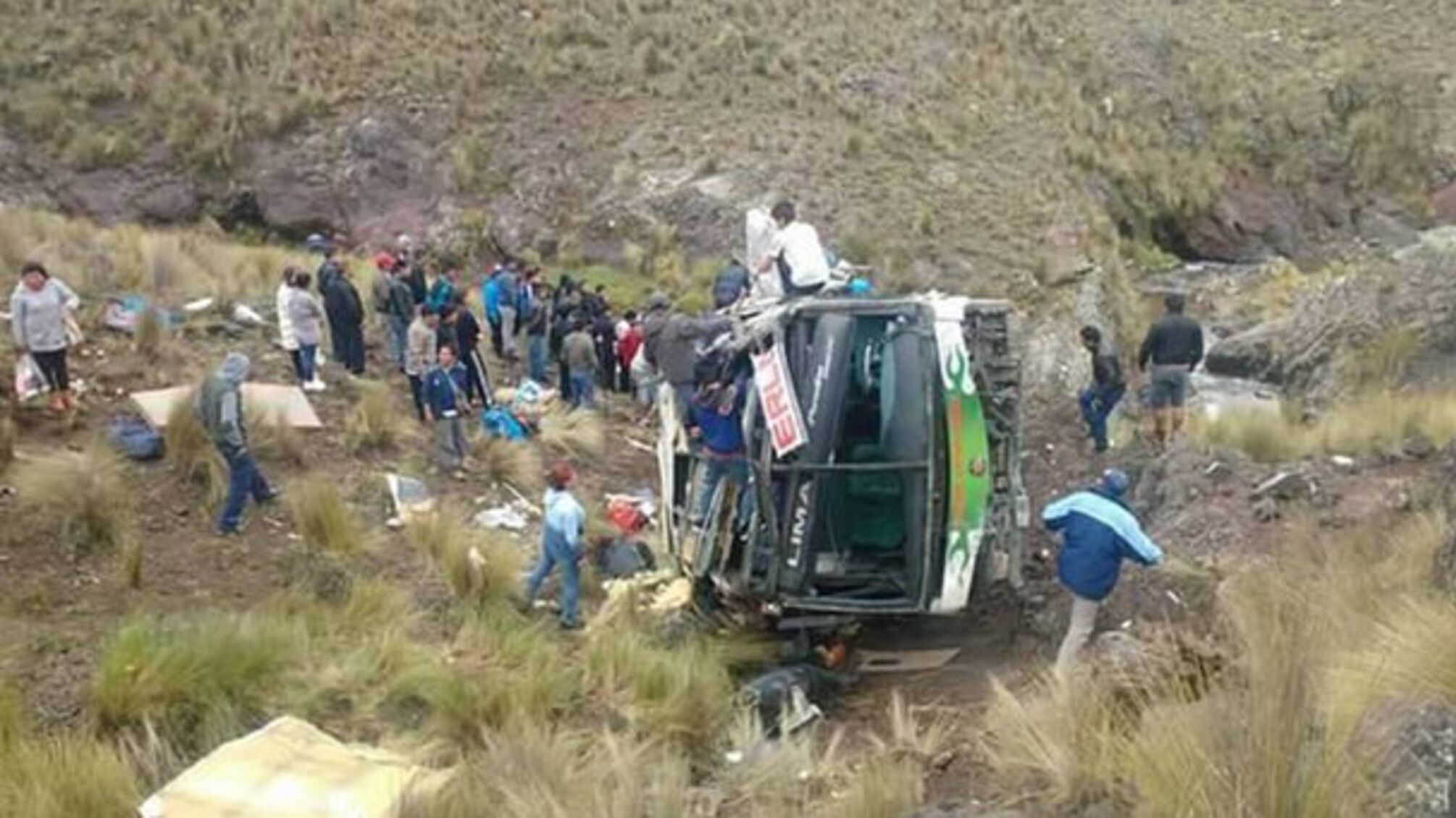 14 загиблих, 35 поранених – на півдні Перу сталася масштабна ДТП