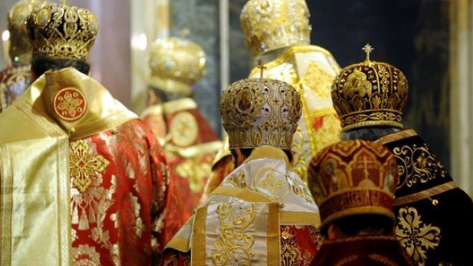 УПЦ МП влаштувала бунт на Вінниччині: рвали бюлетені, ігнорували Гімн України – резонансні кадри