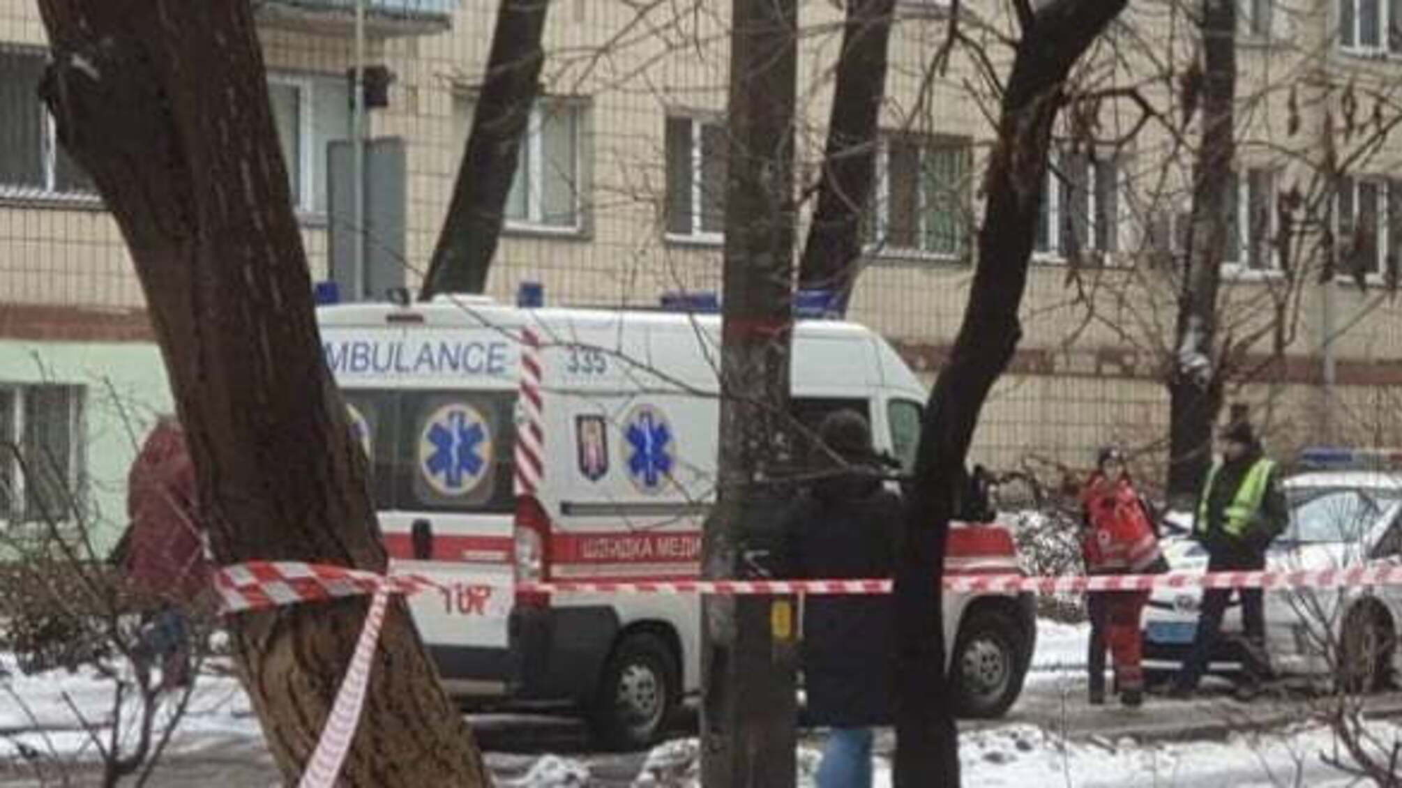 У Києві чоловік з психічними розладами викинувся з дев'ятого поверху