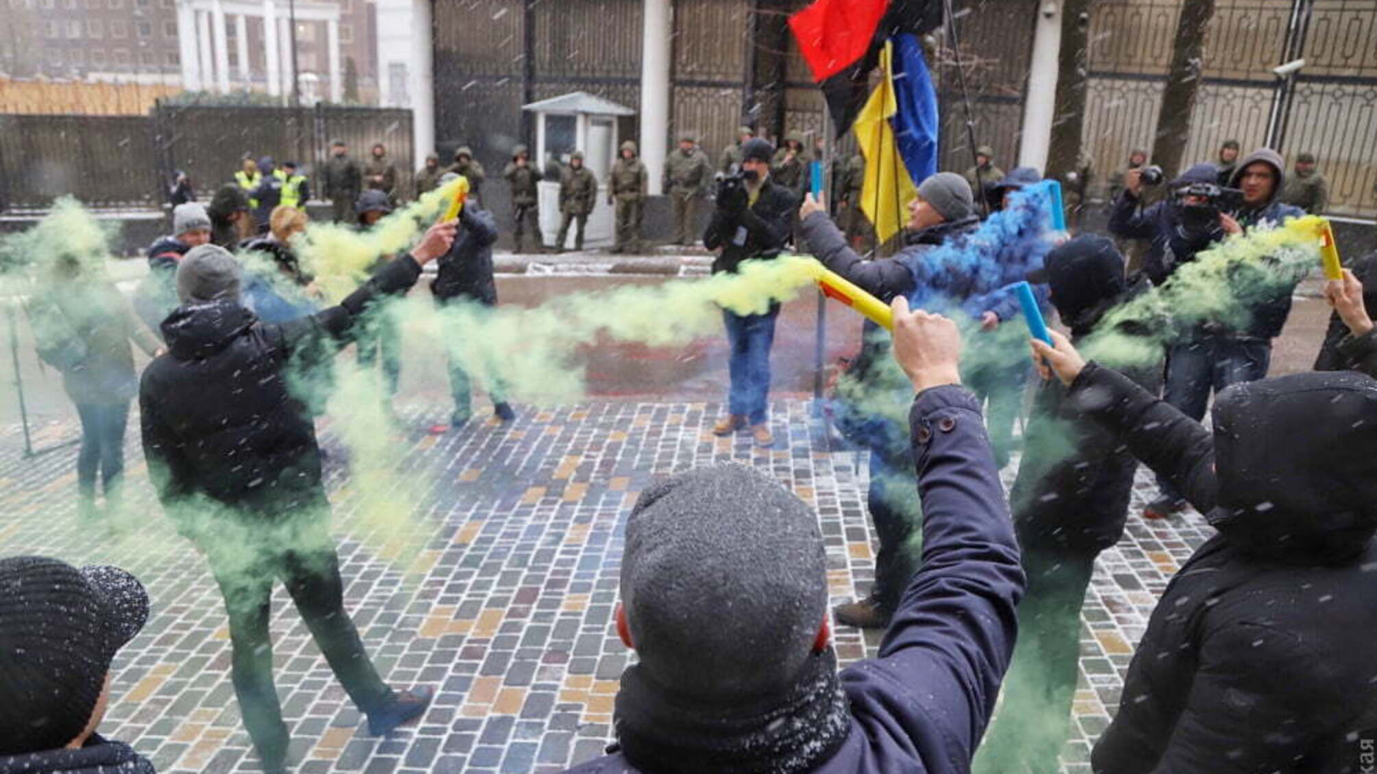 В Одесі поліція силою розігнала учасників акції на підтримку полонених моряків – кадри