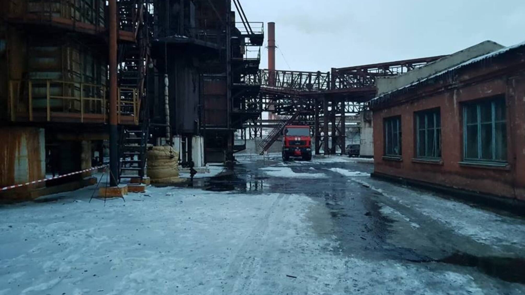 НП у Кам'янському: пожежа на коксохімічному заводі