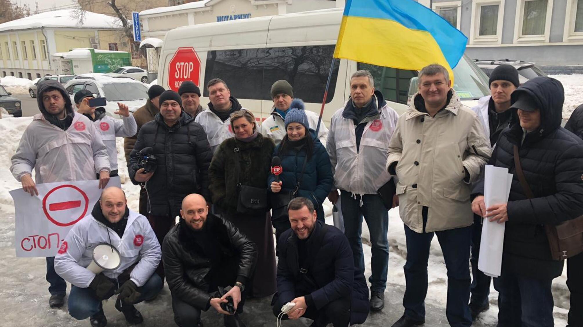 Прокурора – до відповіді: під прокуратурою Харківщини провели пікет через темні справи відомства