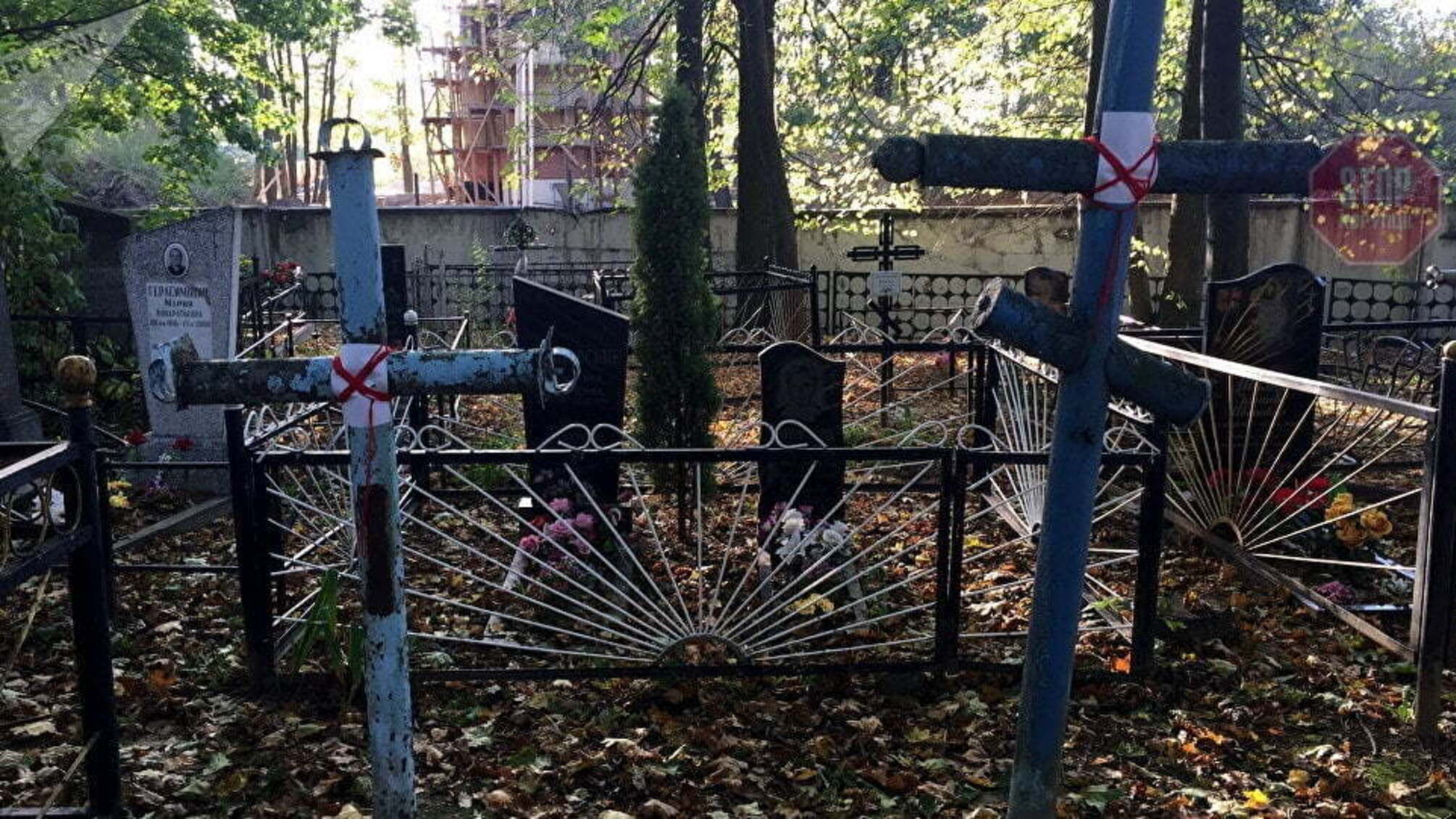 Грабував померлих: на Вінничині затримали «цвинтарного вандала» (фото)